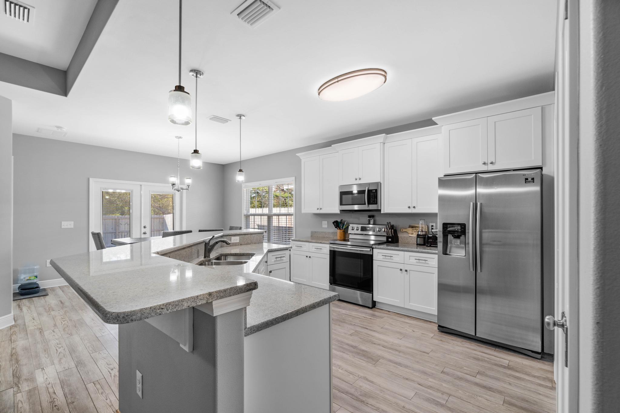 CRESCENT SHORES - Residential