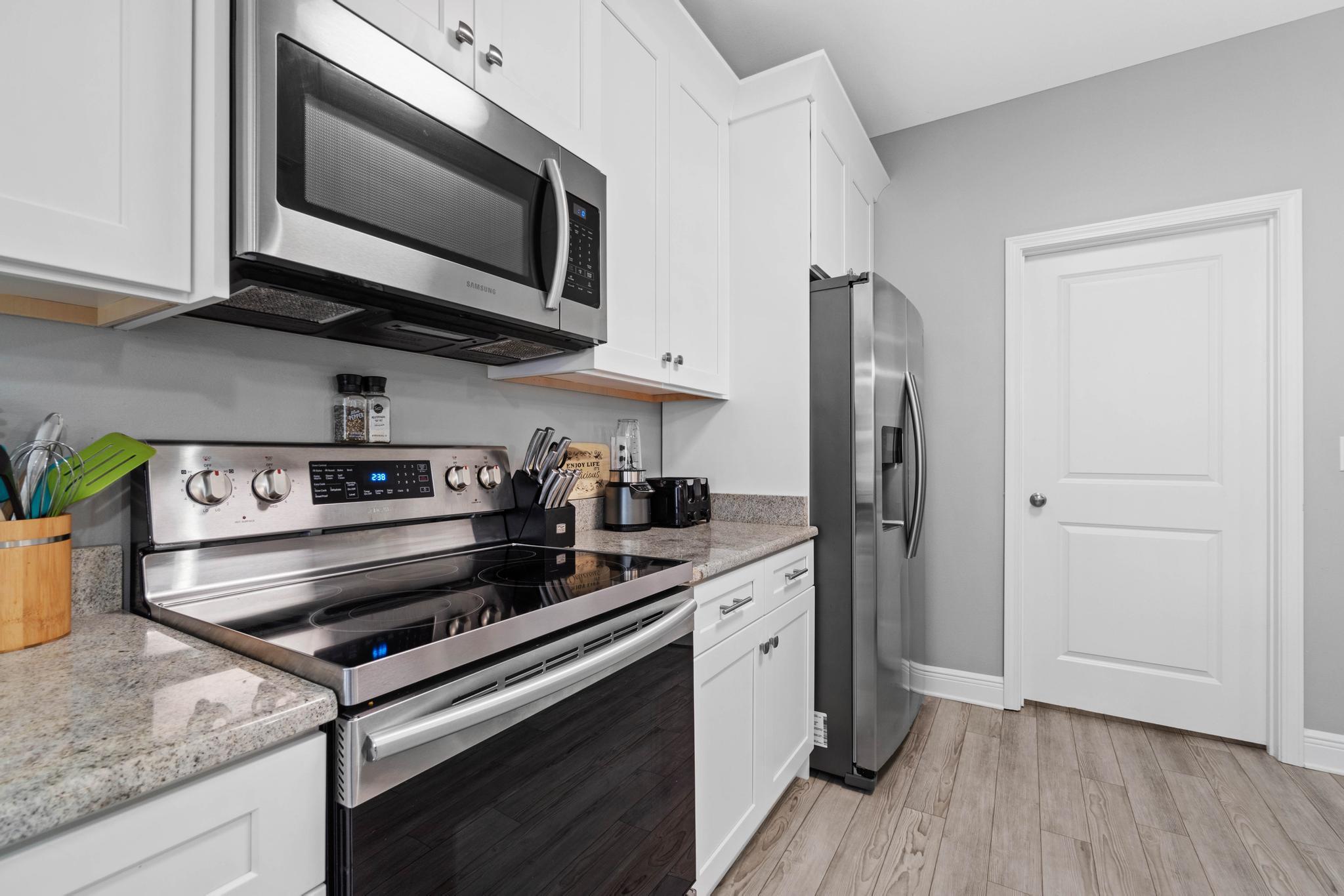 CRESCENT SHORES - Residential