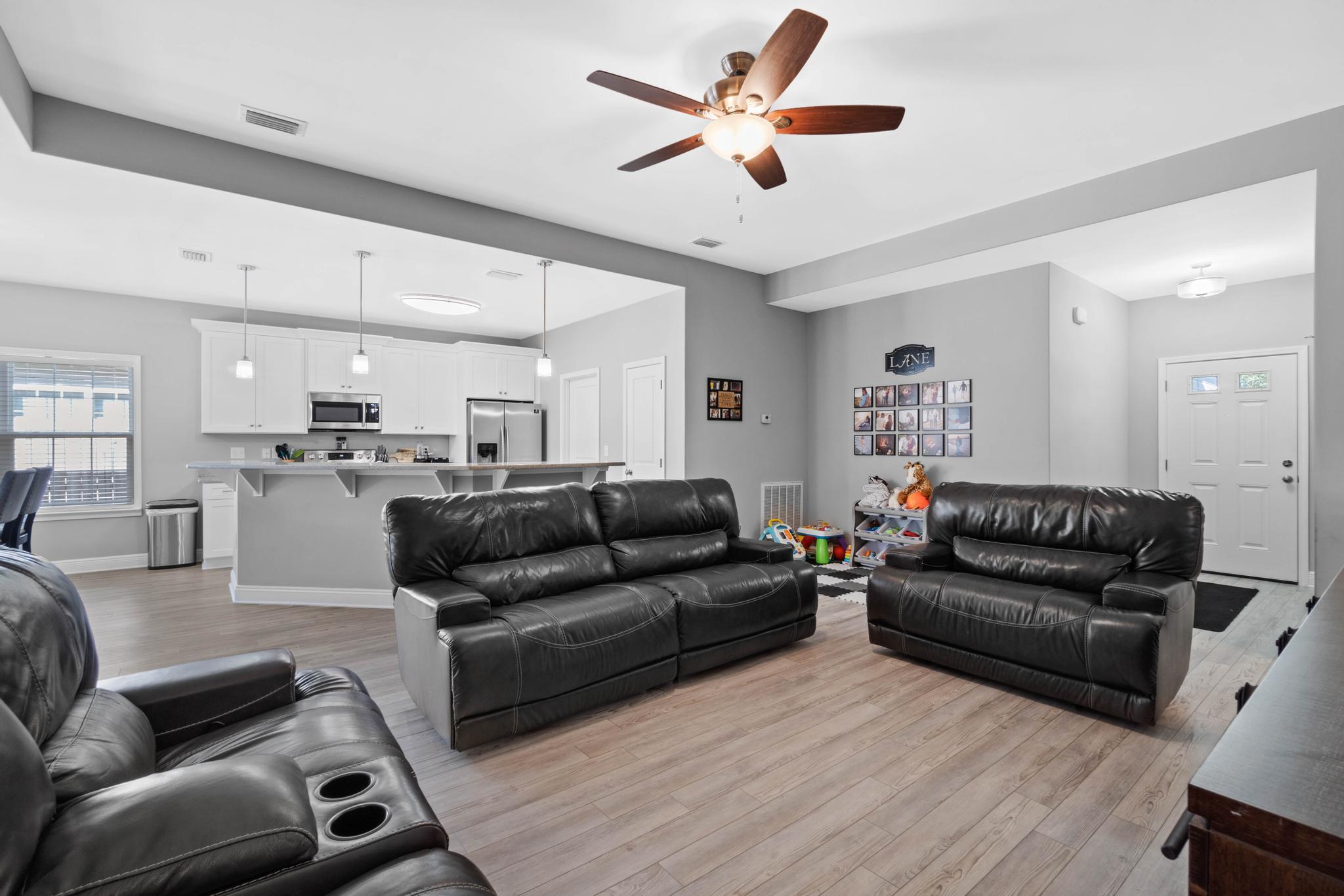 CRESCENT SHORES - Residential