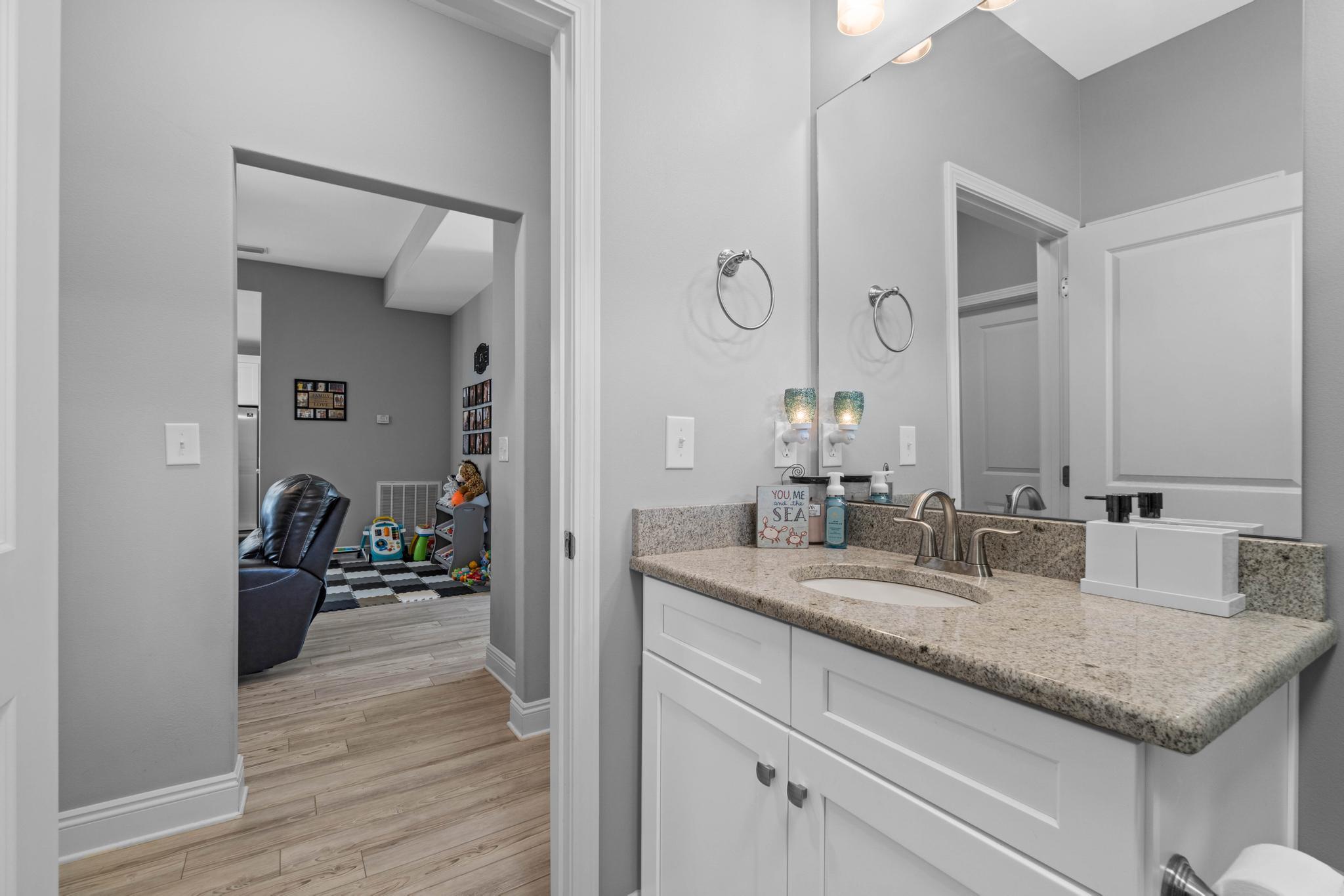 CRESCENT SHORES - Residential