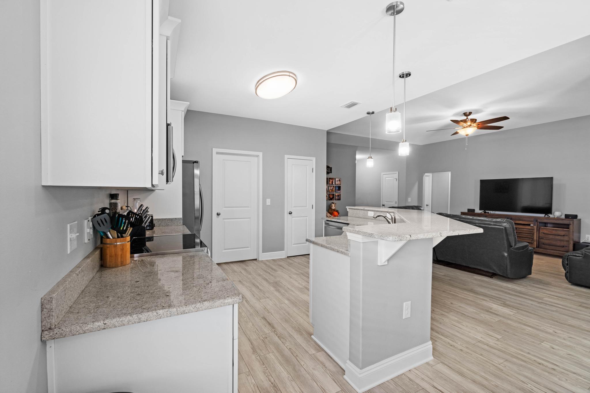 CRESCENT SHORES - Residential