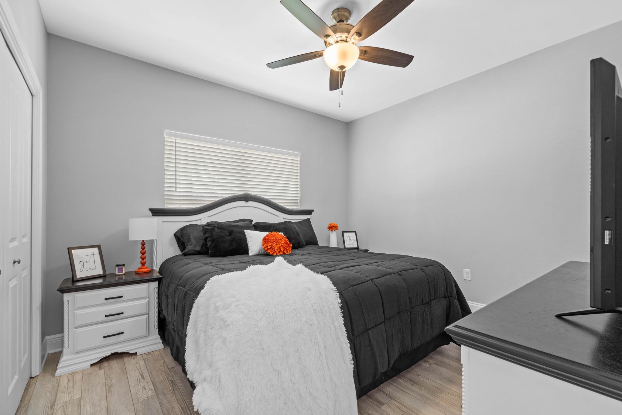 CRESCENT SHORES - Residential