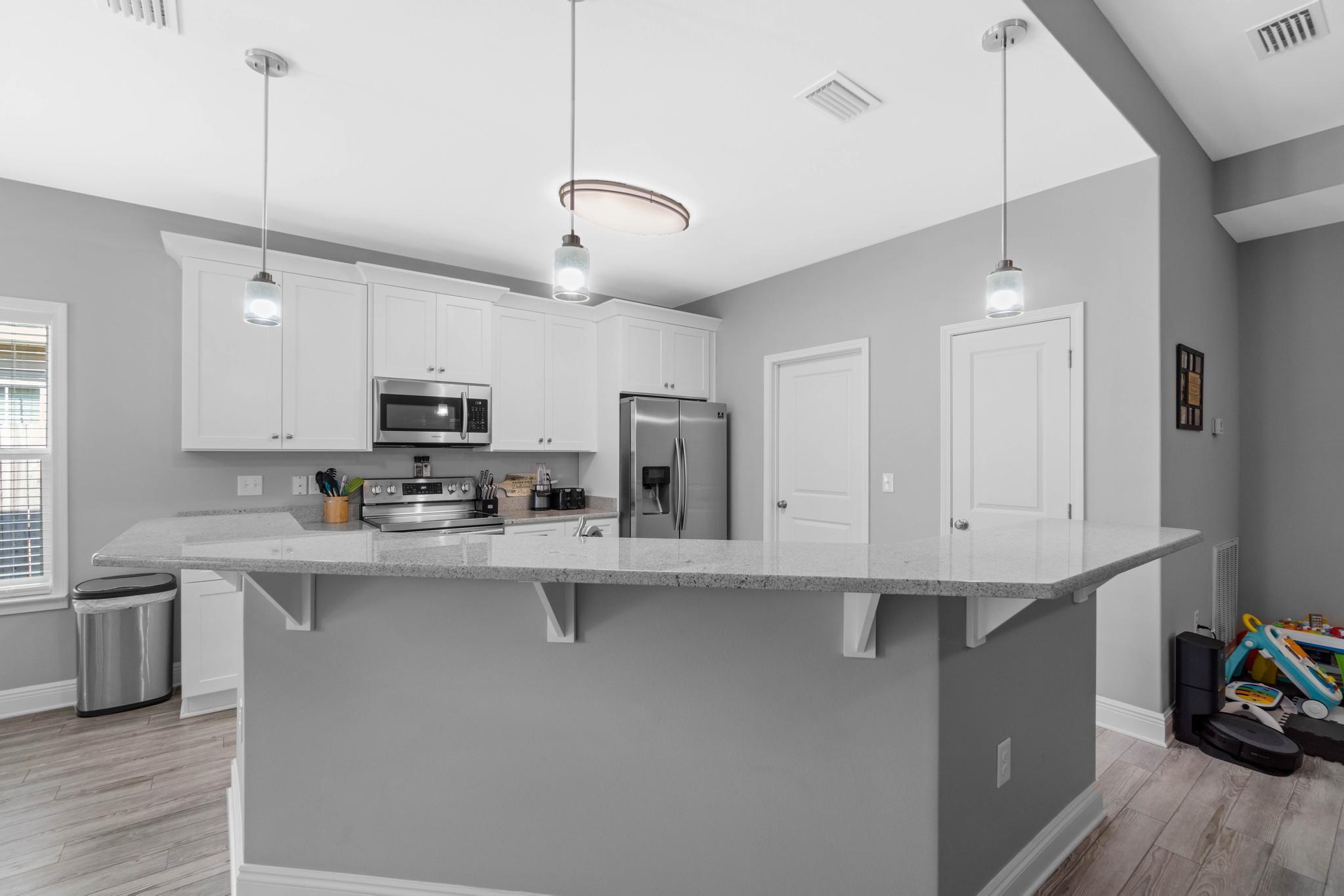 CRESCENT SHORES - Residential