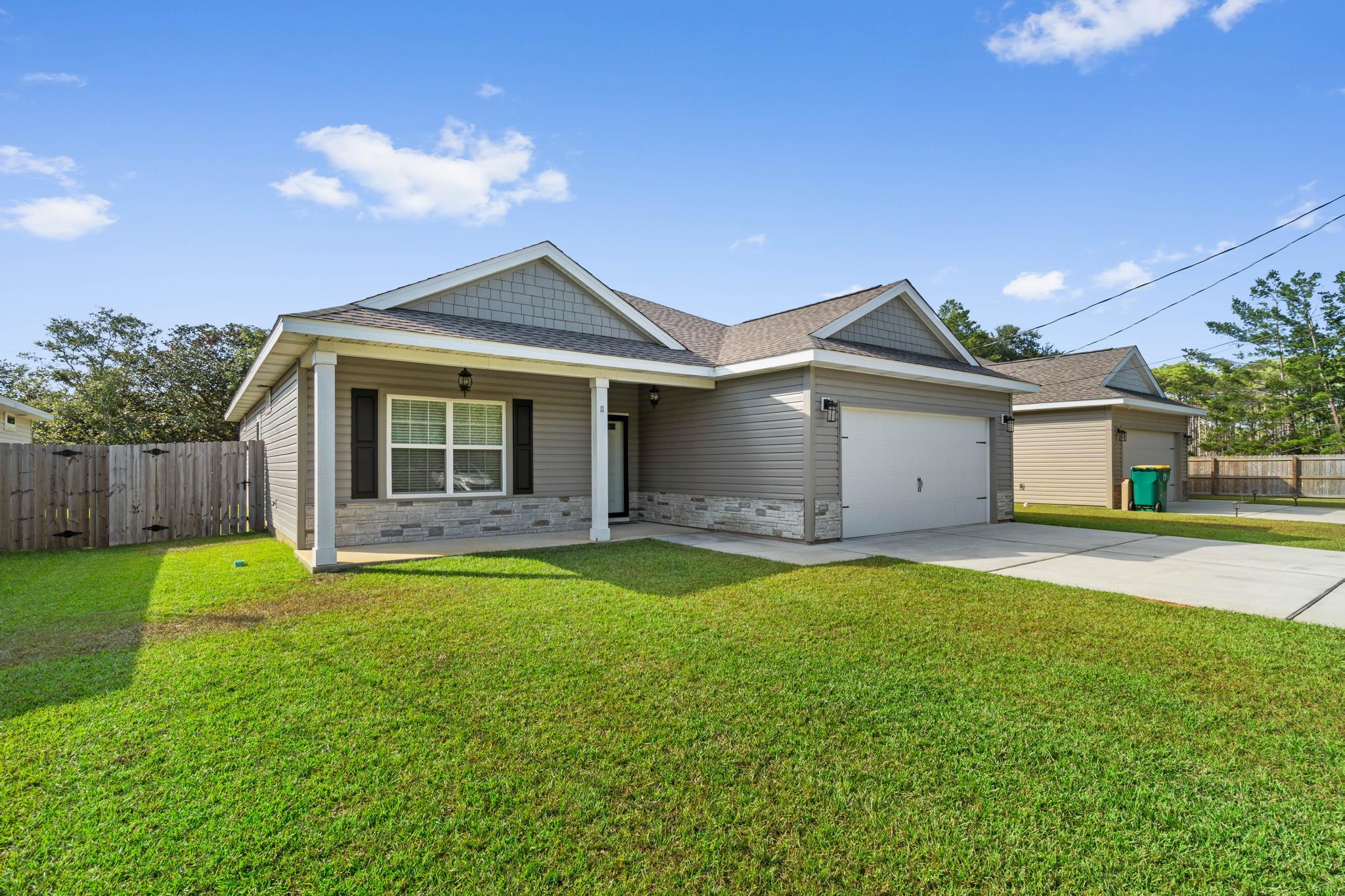 CRESCENT SHORES - Residential