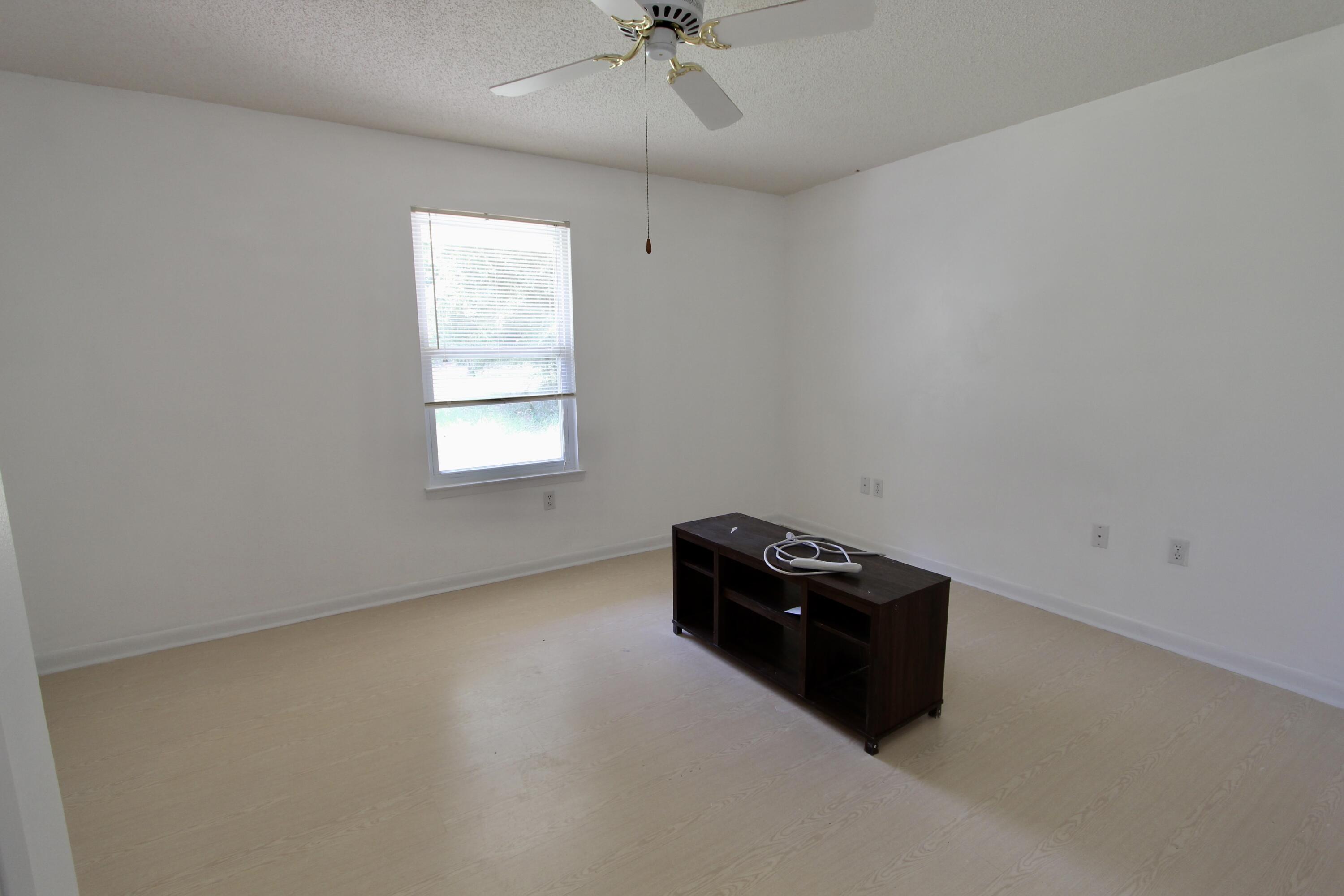 KENNEDY LAKES 1ST ADDN - Residential