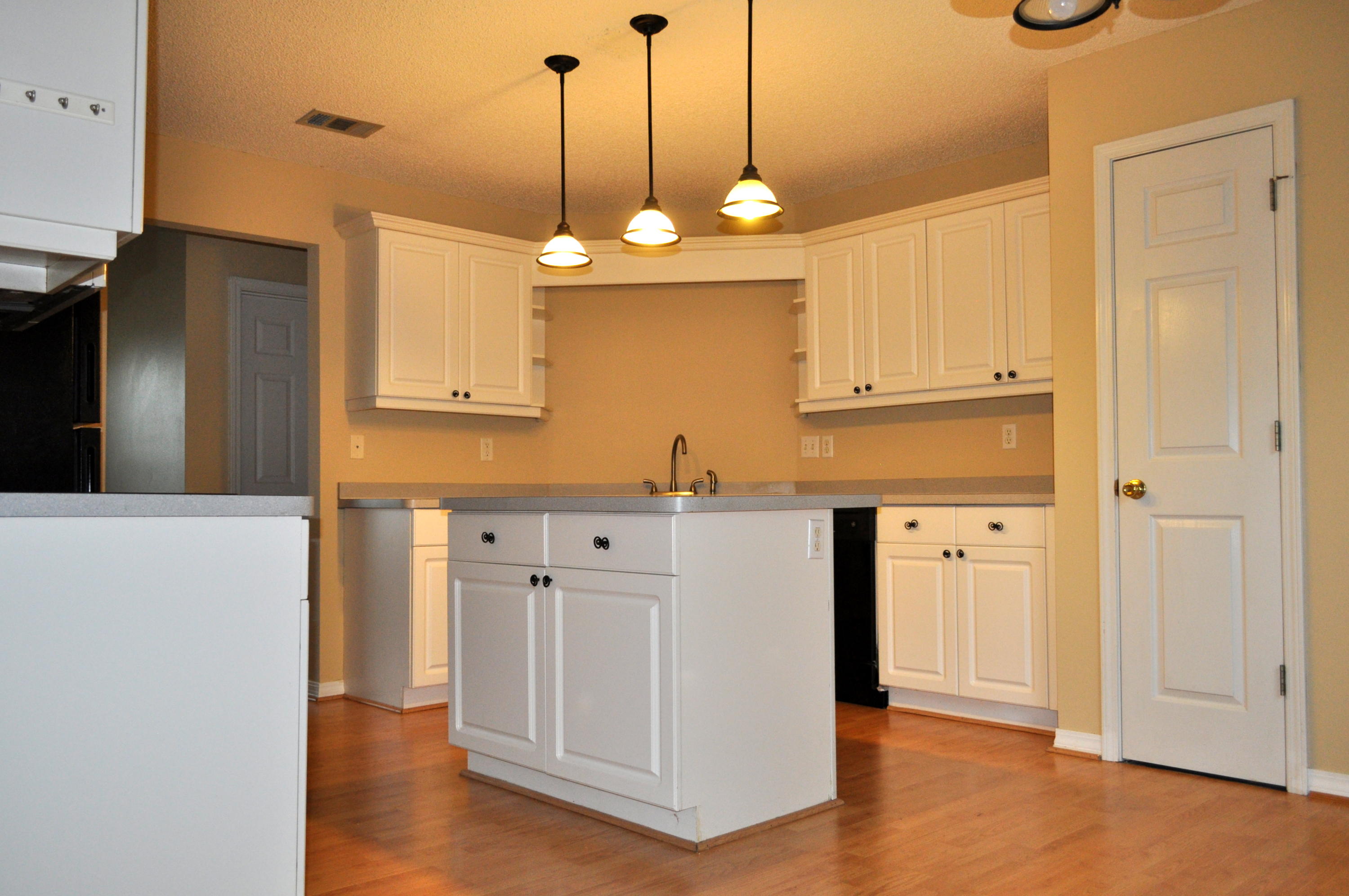 COUNTRYVIEW ESTATES 8TH ADDN - Residential