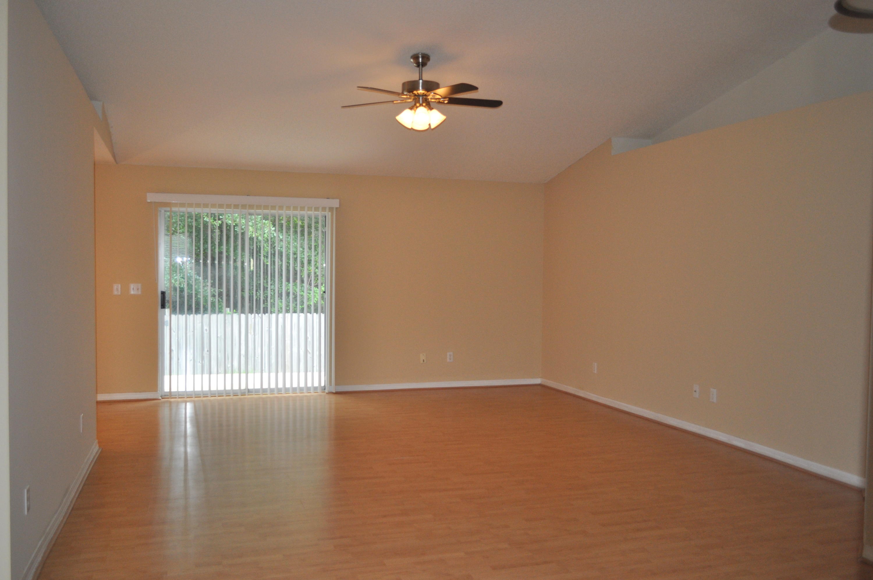 COUNTRYVIEW ESTATES 8TH ADDN - Residential