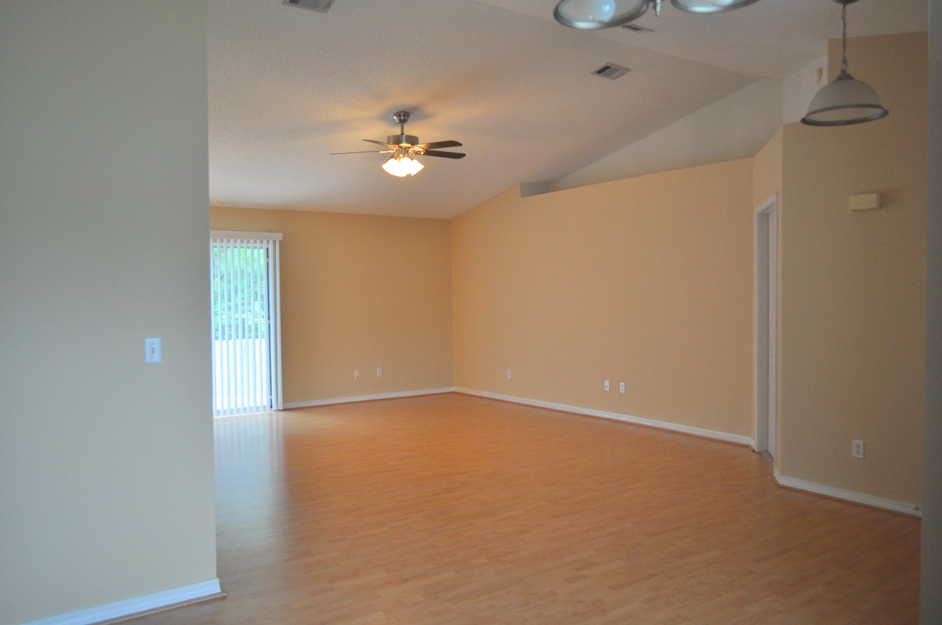 COUNTRYVIEW ESTATES 8TH ADDN - Residential