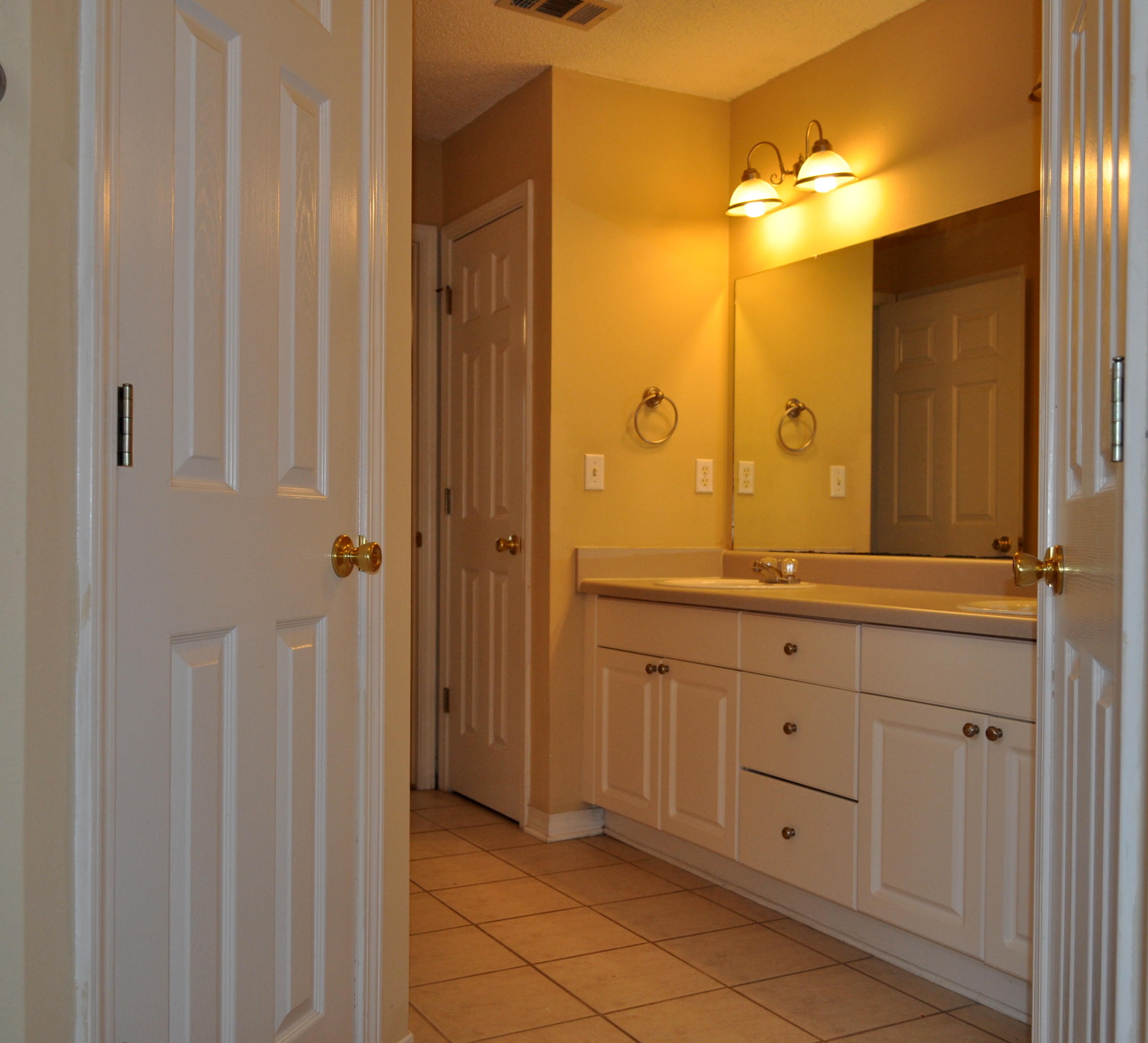 COUNTRYVIEW ESTATES 8TH ADDN - Residential