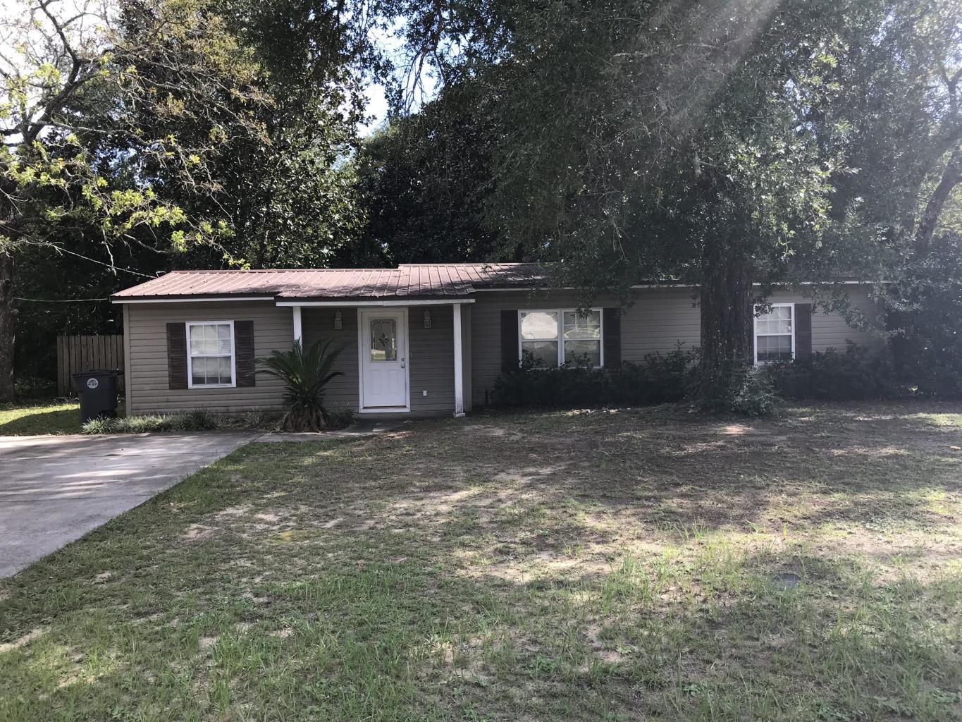 This 3BR/2BA is minutes from Eglin AFB and convenient to schools and shopping. Features include a split bedroom floor plan with a master bedroom that has a spacious walk-in closet and bathroom. Large fenced backyard. This home is move-in Ready. Buyer to verify all information