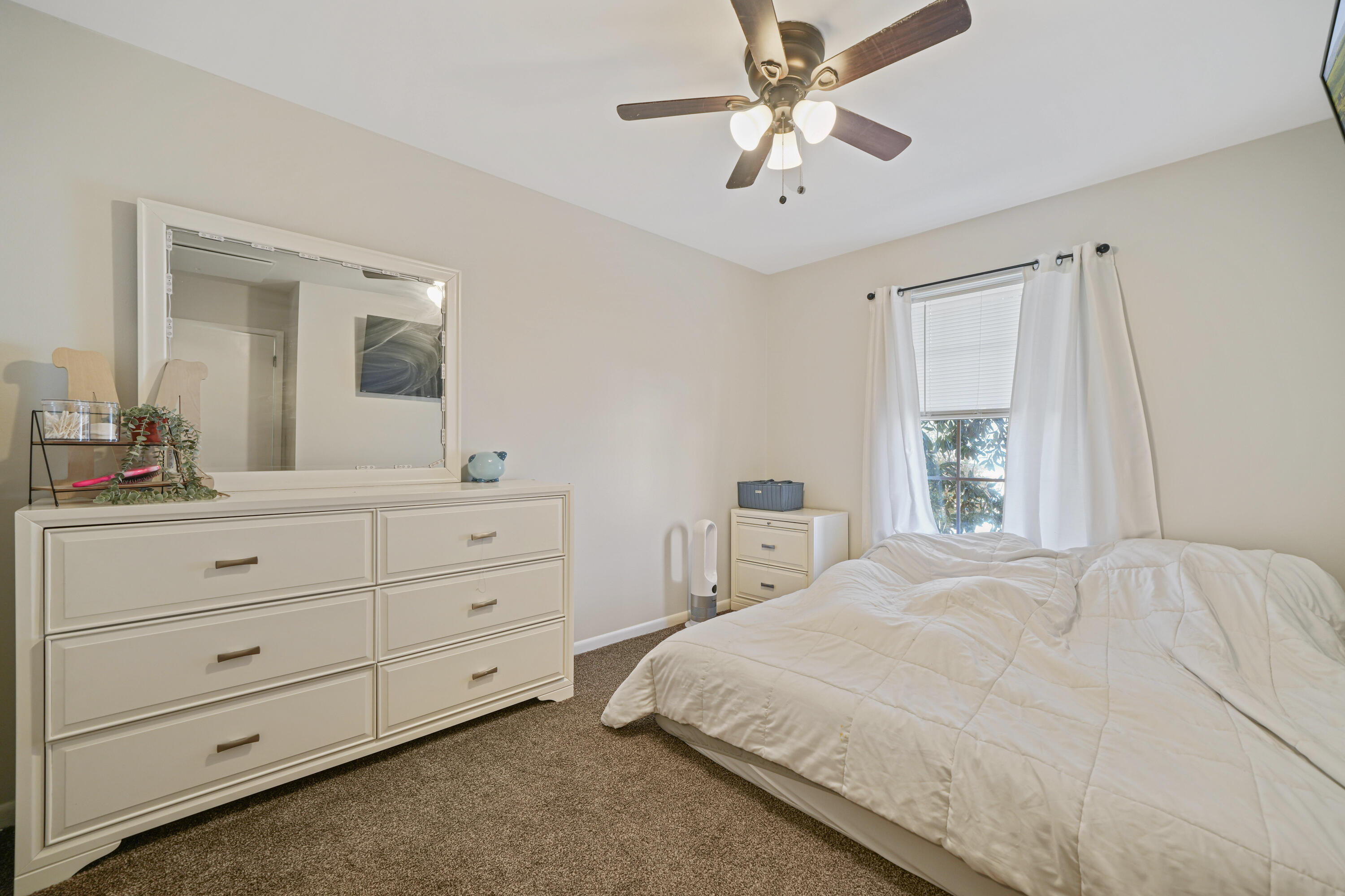 CANTERBURY WOODS - Residential