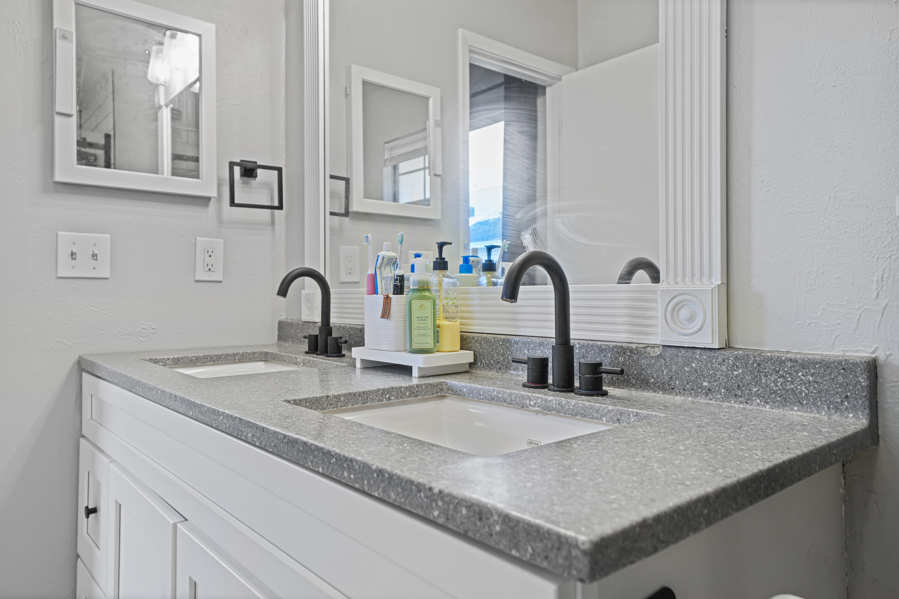 CANTERBURY WOODS - Residential