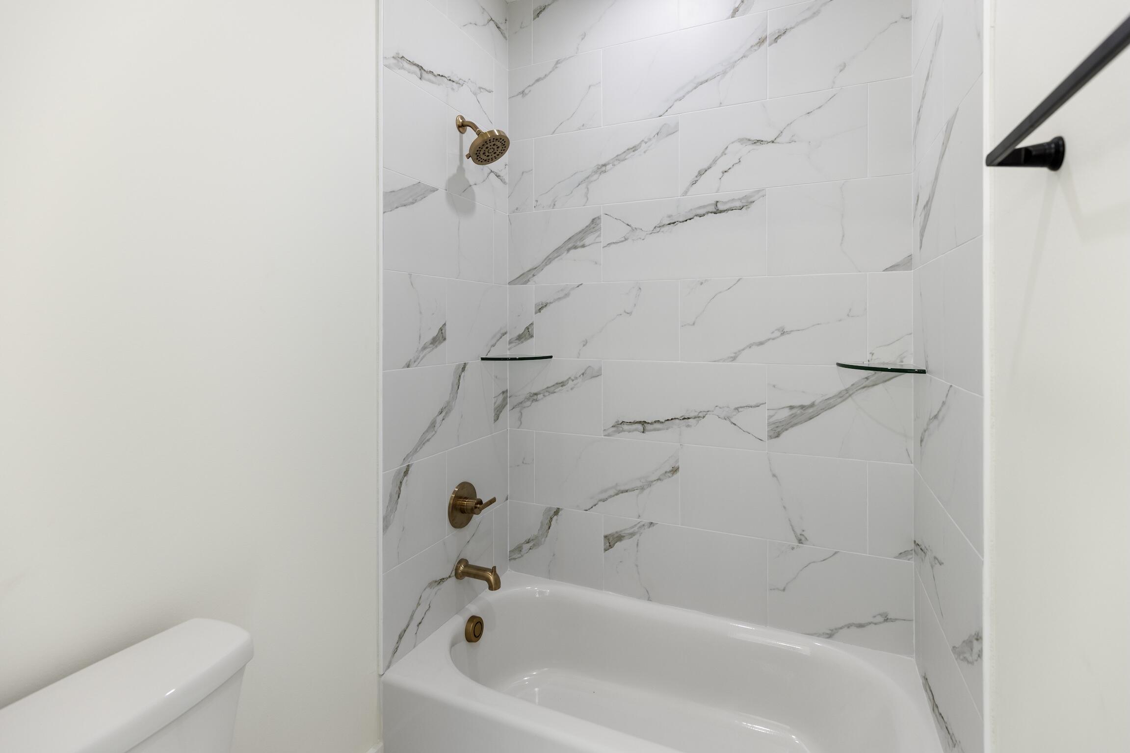 LAGRANGE LANDING - Residential