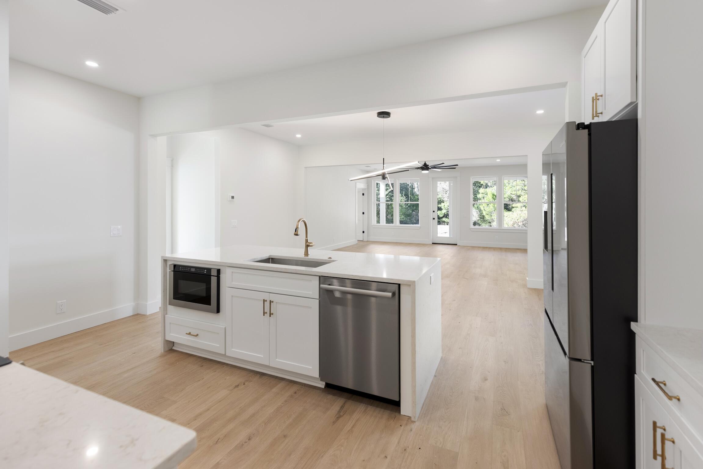 LAGRANGE LANDING - Residential