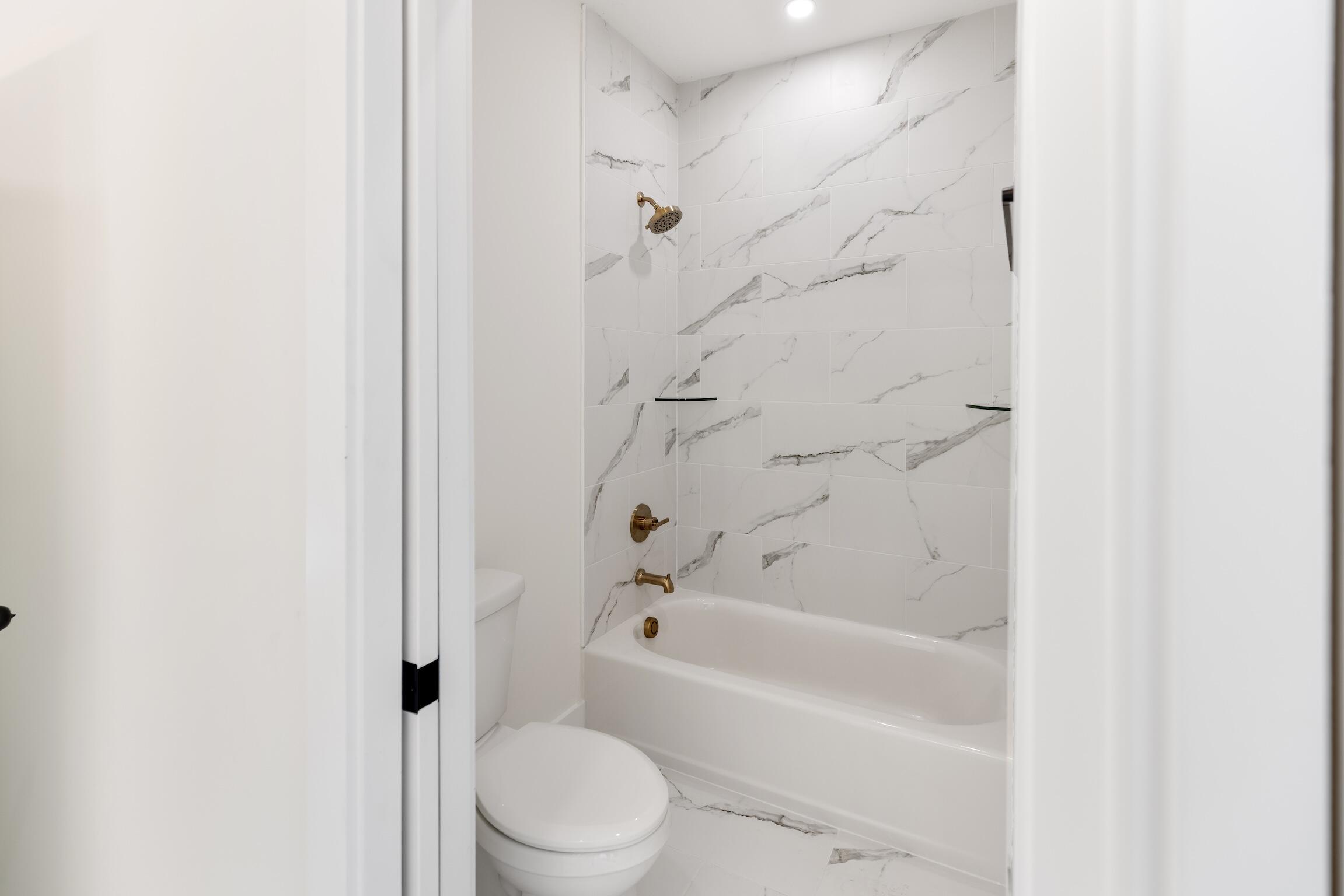 LAGRANGE LANDING - Residential