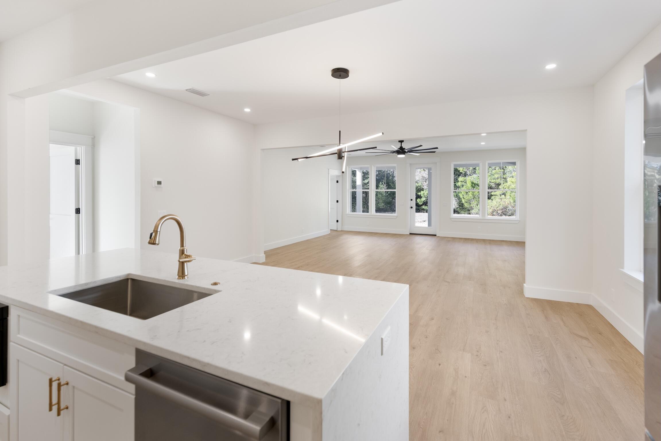 LAGRANGE LANDING - Residential