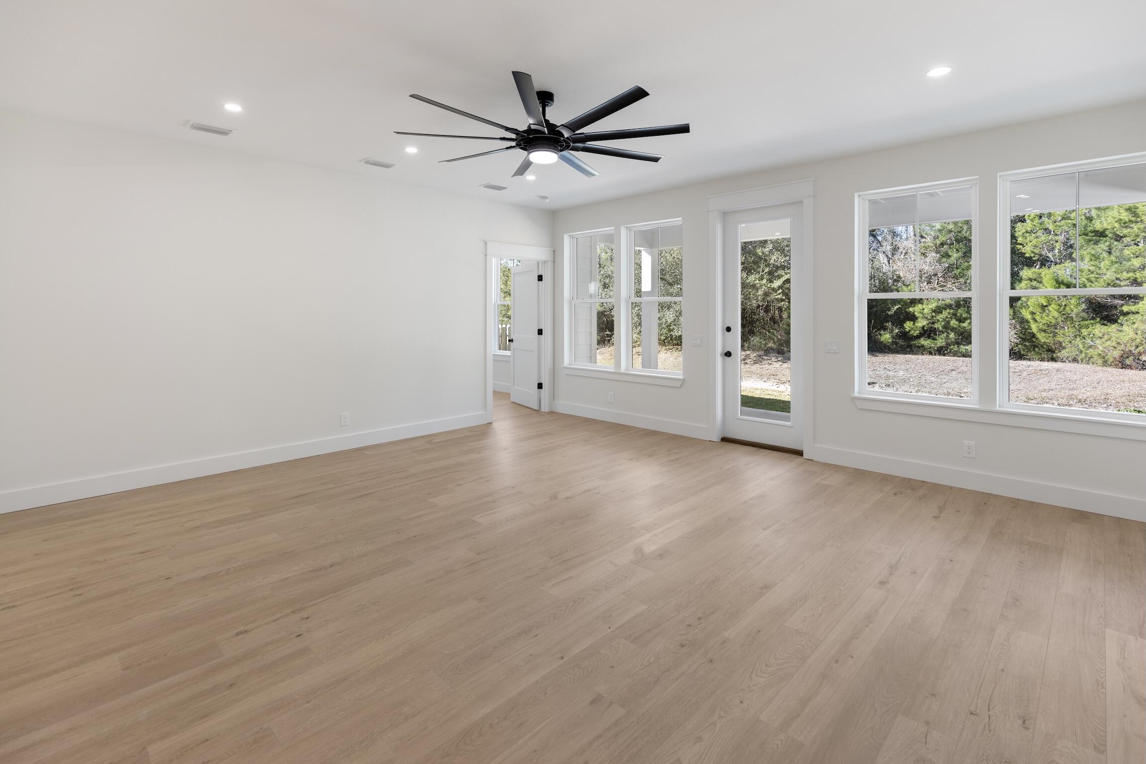 LAGRANGE LANDING - Residential