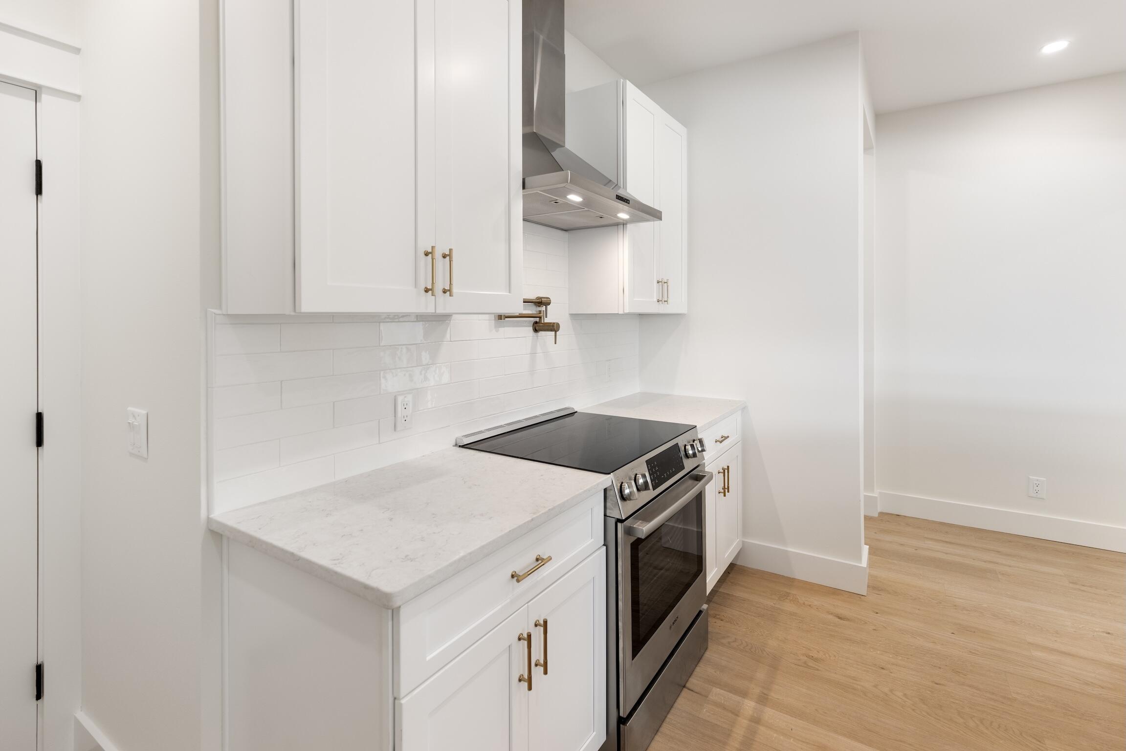 LAGRANGE LANDING - Residential