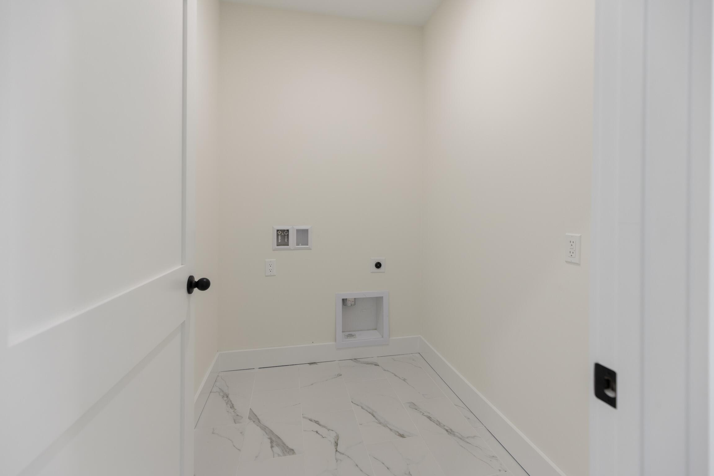 LAGRANGE LANDING - Residential