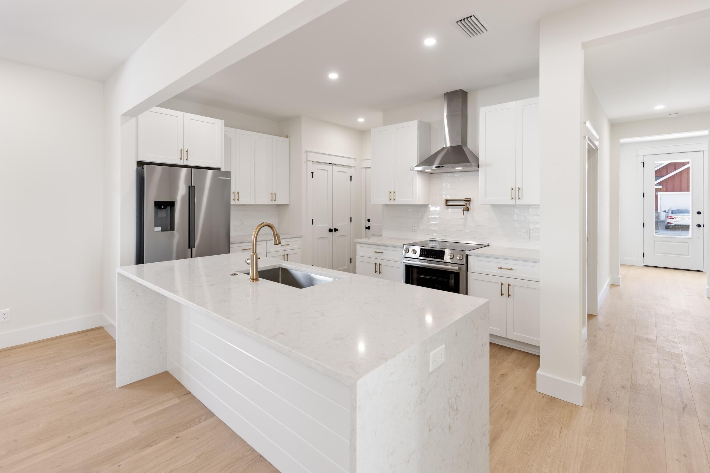 LAGRANGE LANDING - Residential