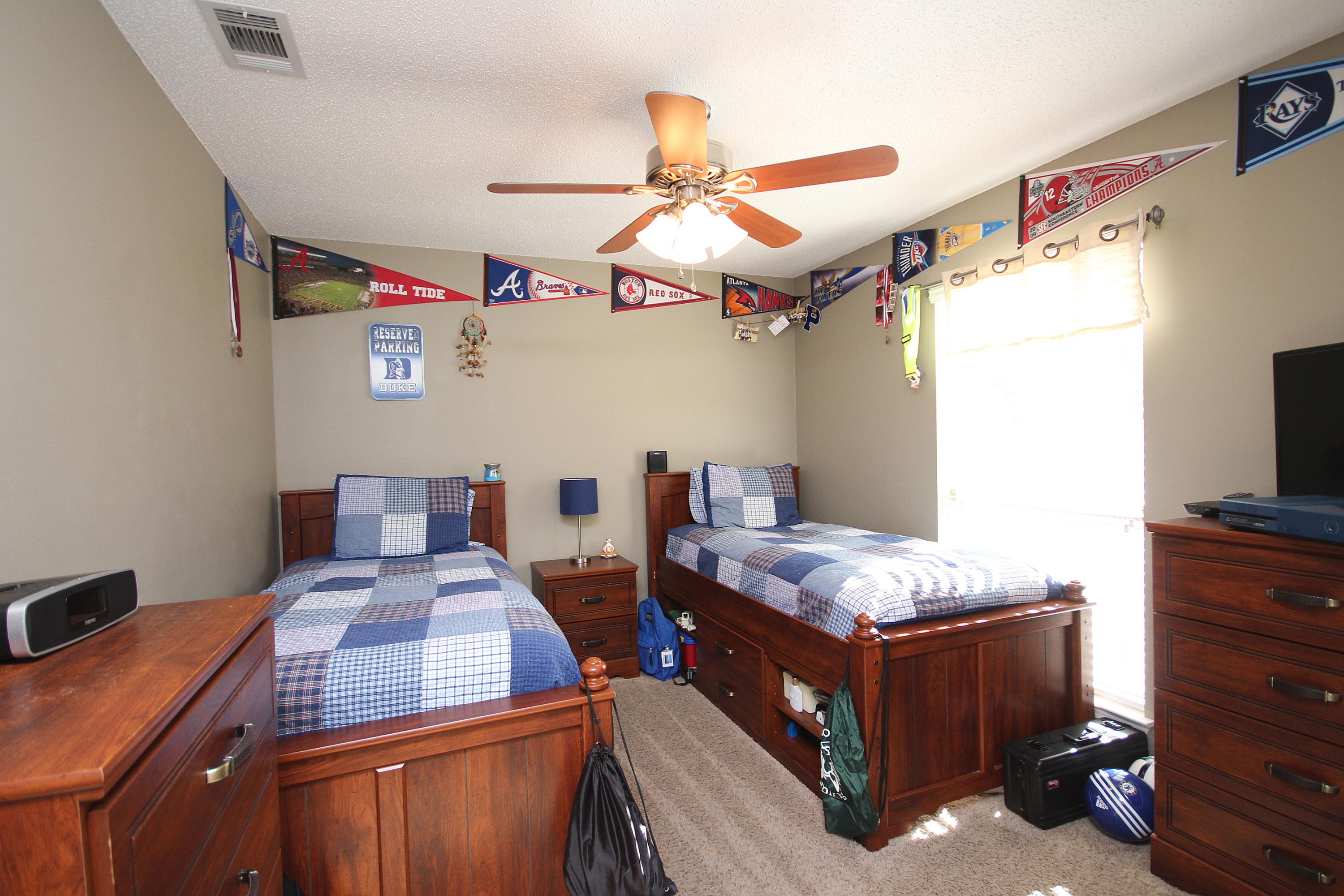 HUNTERS RUN S/D - Residential