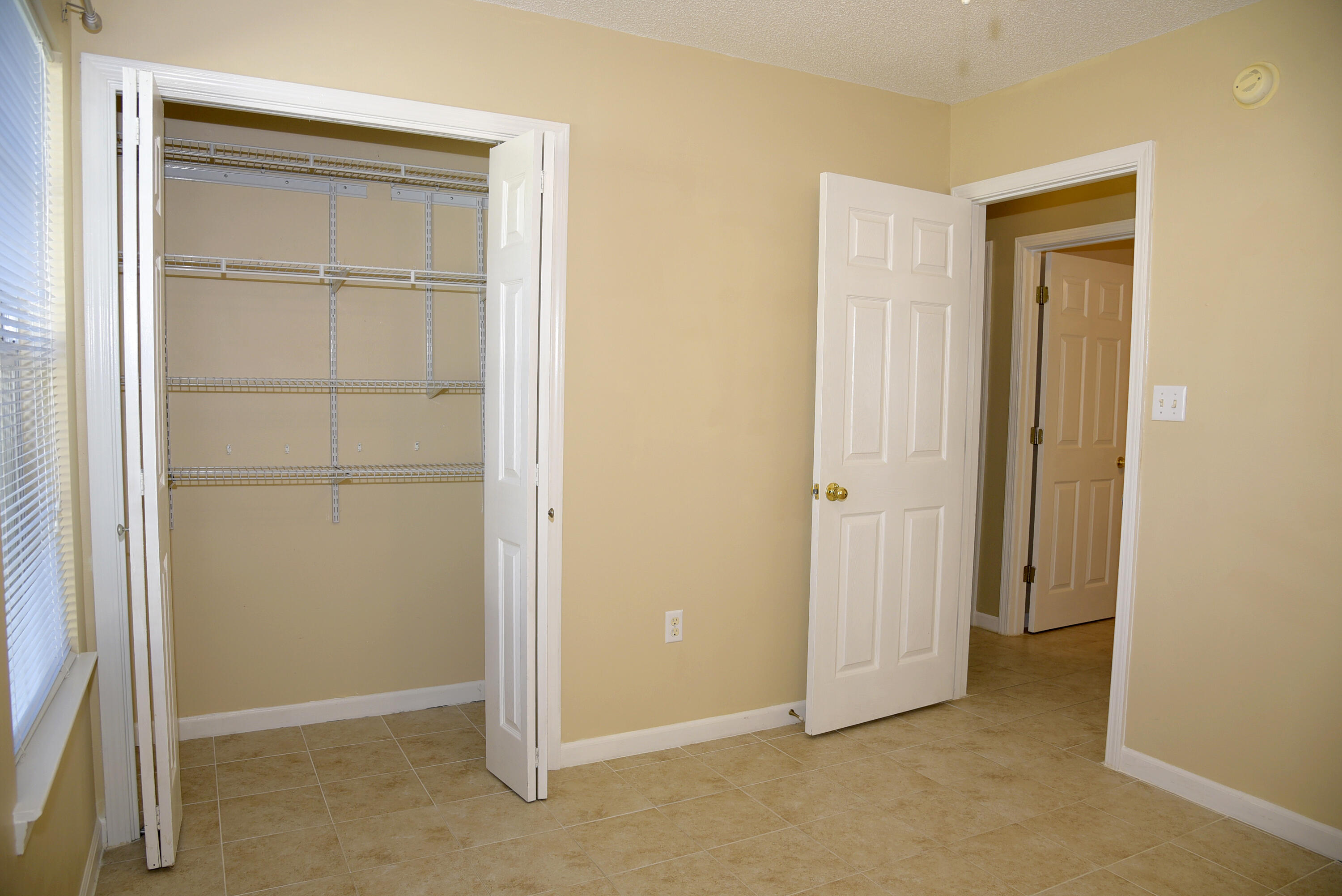 CREEKSIDE - Residential Lease