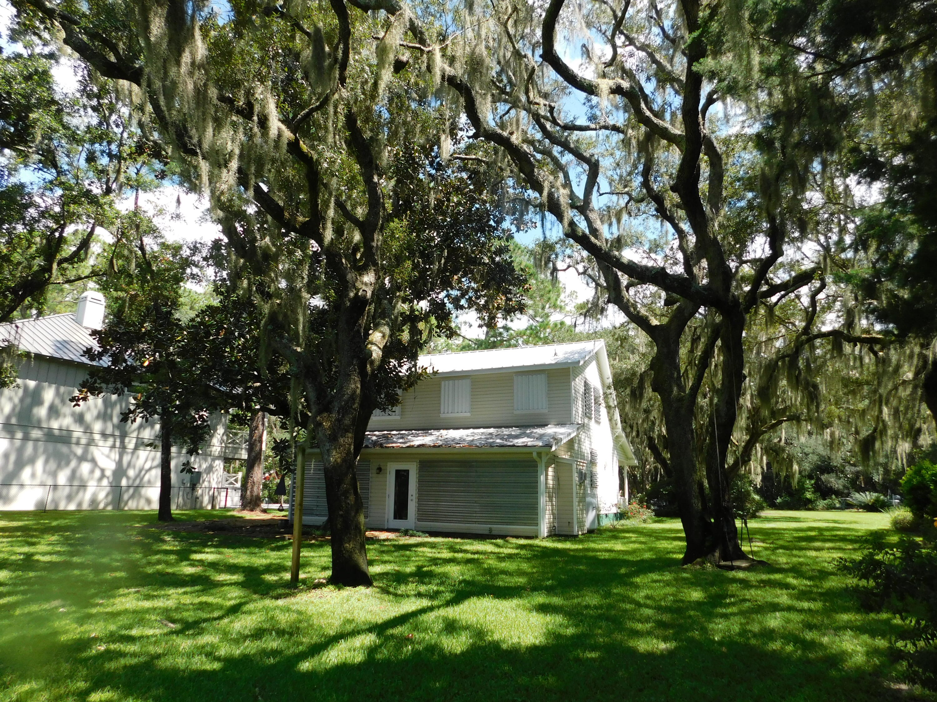 HEWETT BAYOU - Residential