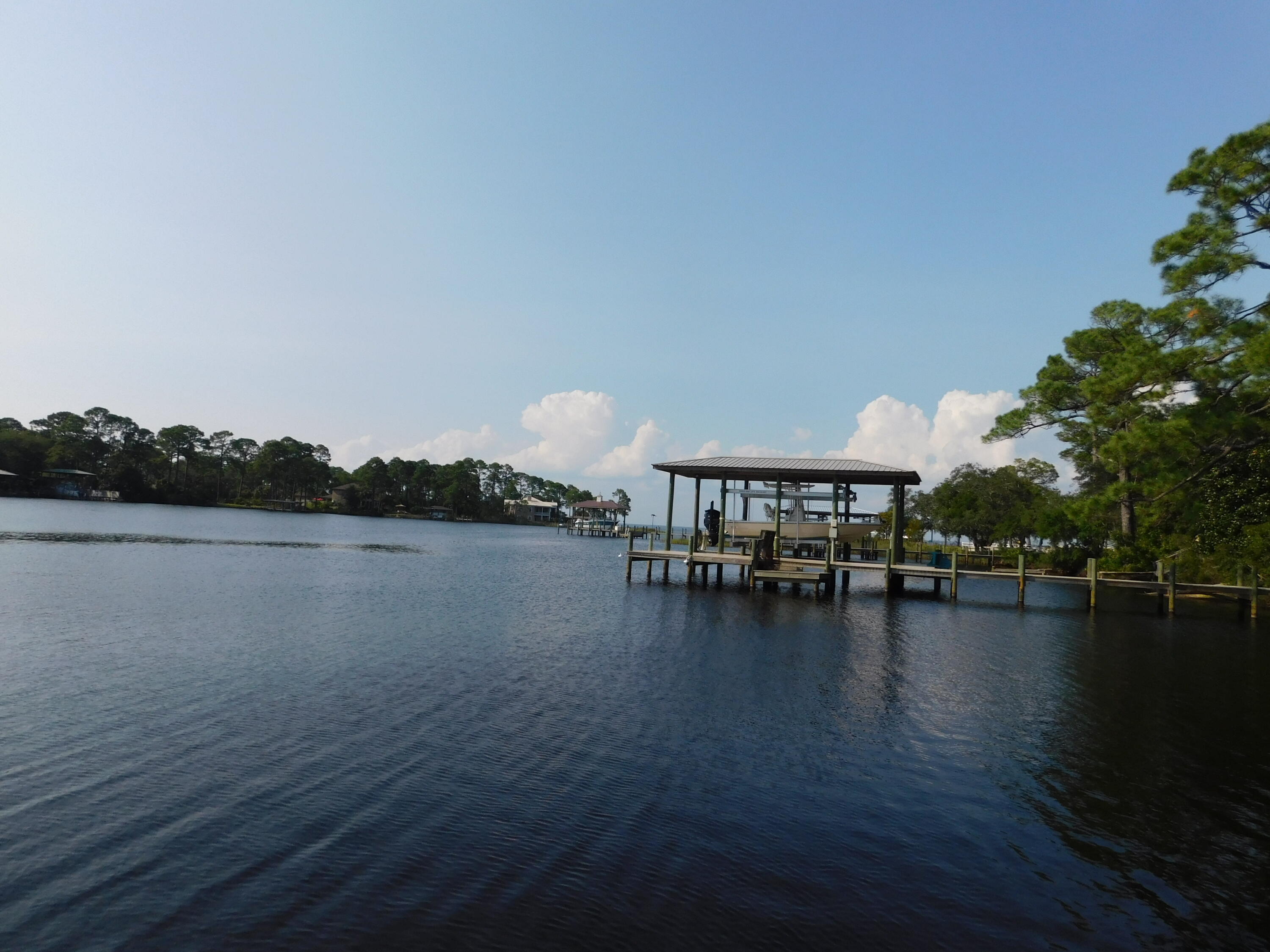 HEWETT BAYOU - Residential