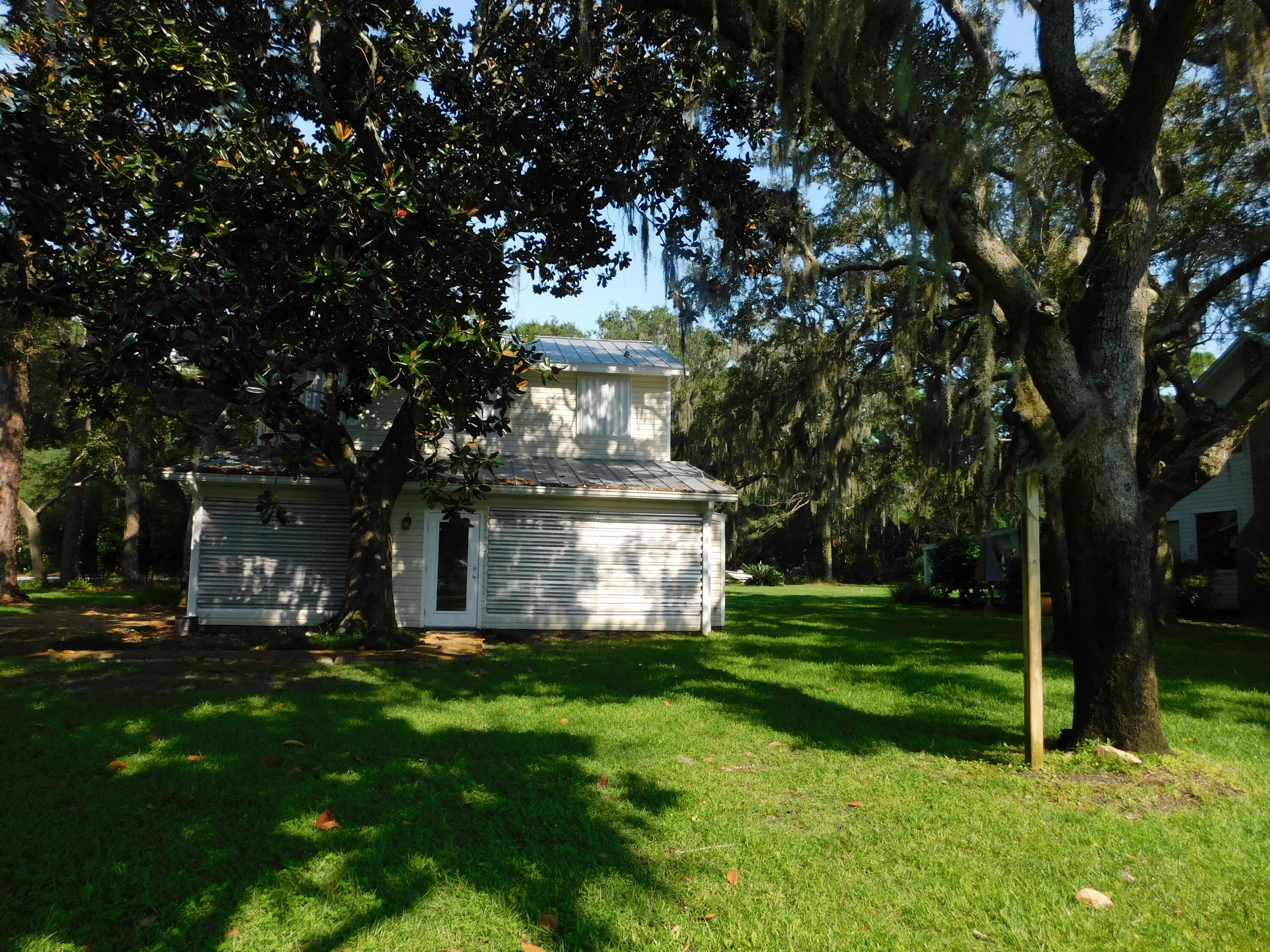 HEWETT BAYOU - Residential