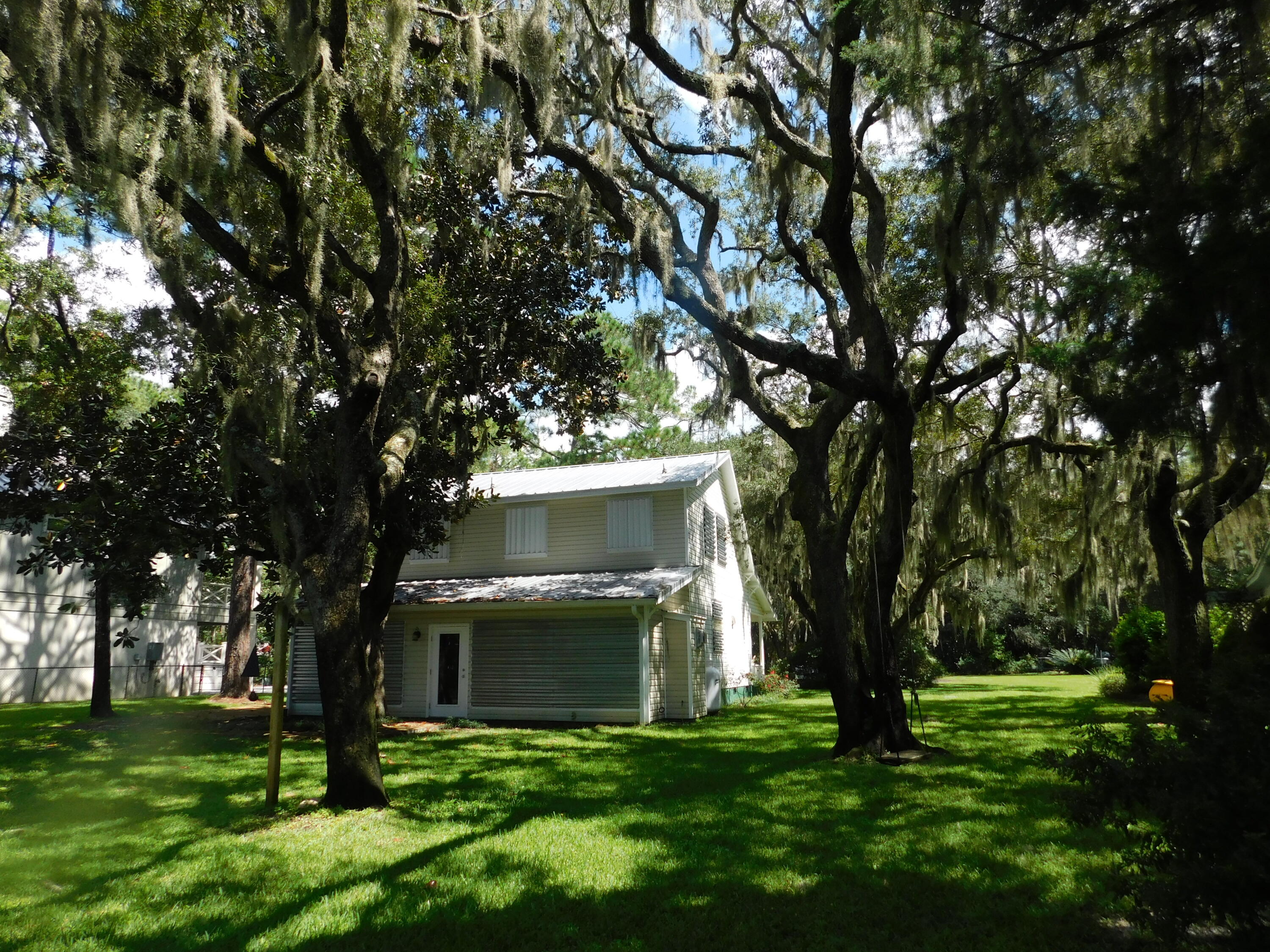 HEWETT BAYOU - Residential