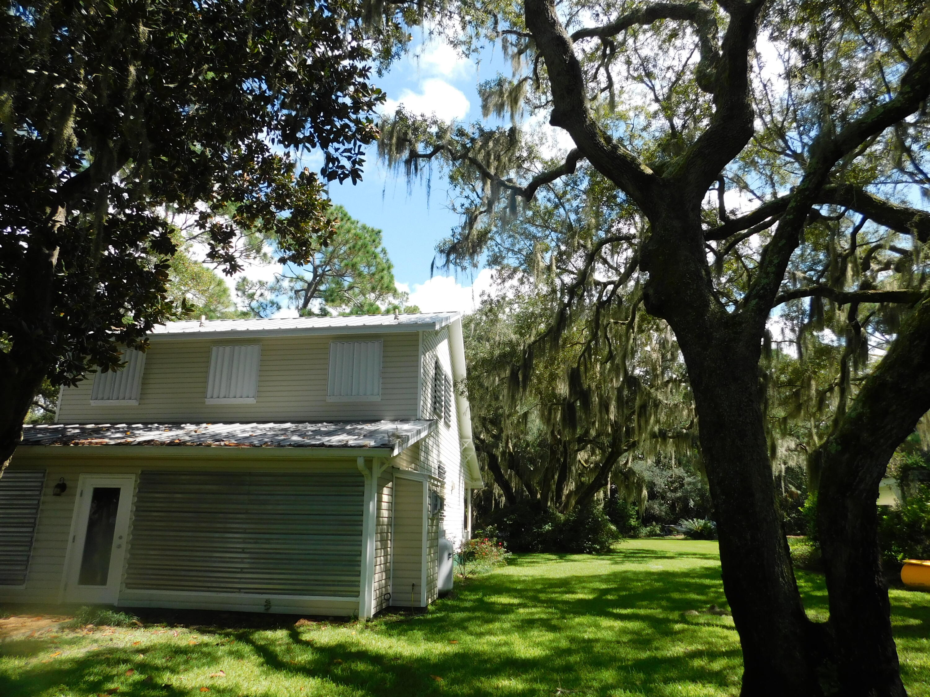 HEWETT BAYOU - Residential