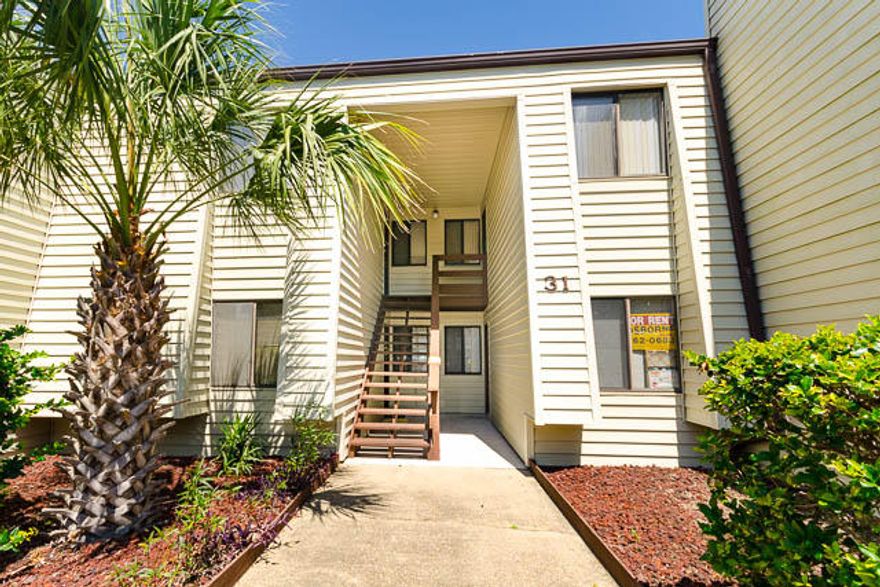 ADORABLE 1 Bedroom Condo on the Sound in Central Fort Walton Beach Florida. Perfectly located minutes from Downtown Fort Walton Beach & White Sandy Beaches! Fountainhead Condominium includes a sparkling community pool with excellent views of the water, sunrises & sunsets! Enjoy the Private Beach, Beach House, Tennis Court, & Lovely Courtyard! Plenty of Parking for your Boat!