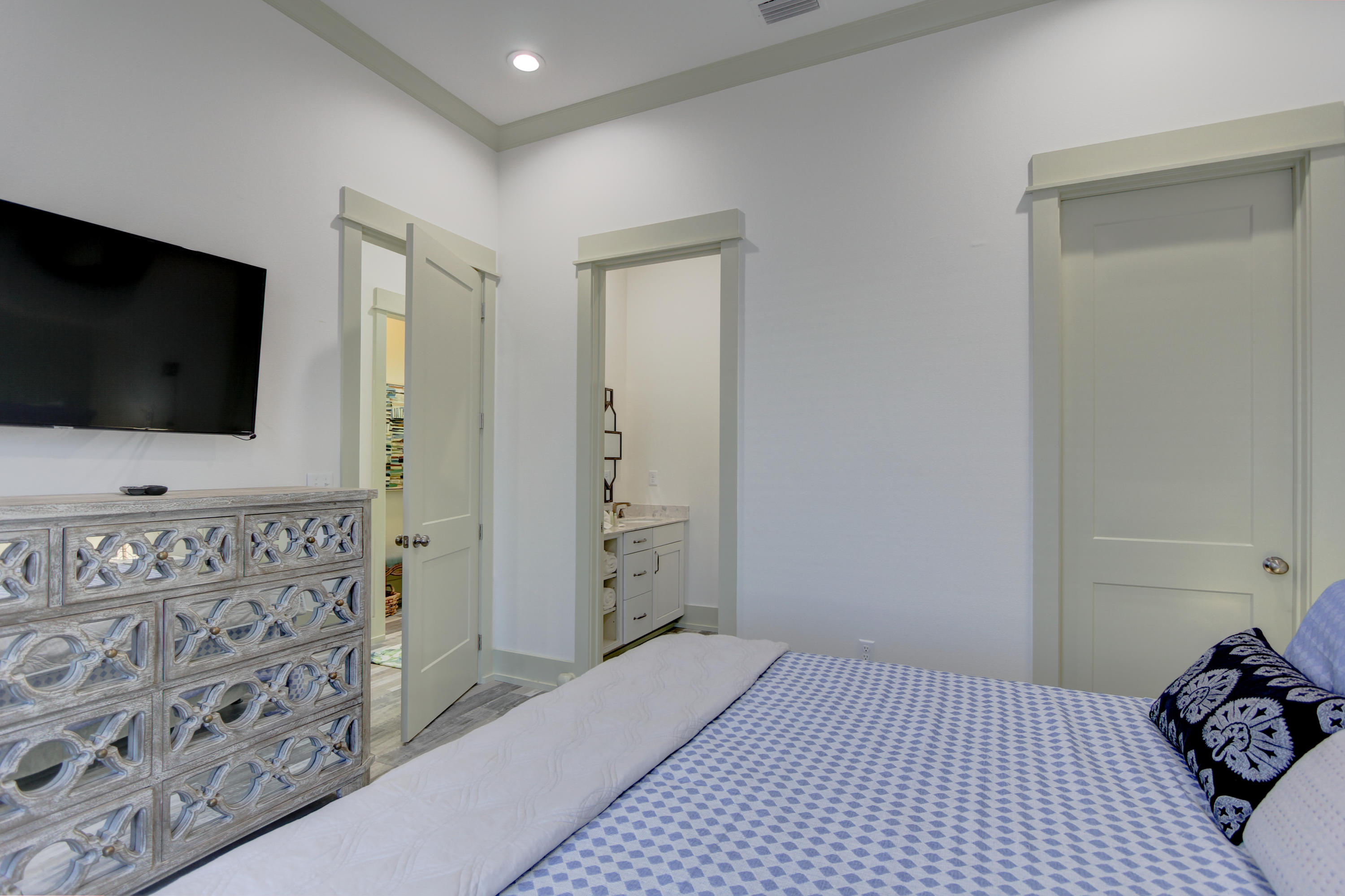 BELAIRE ESTATES - Residential