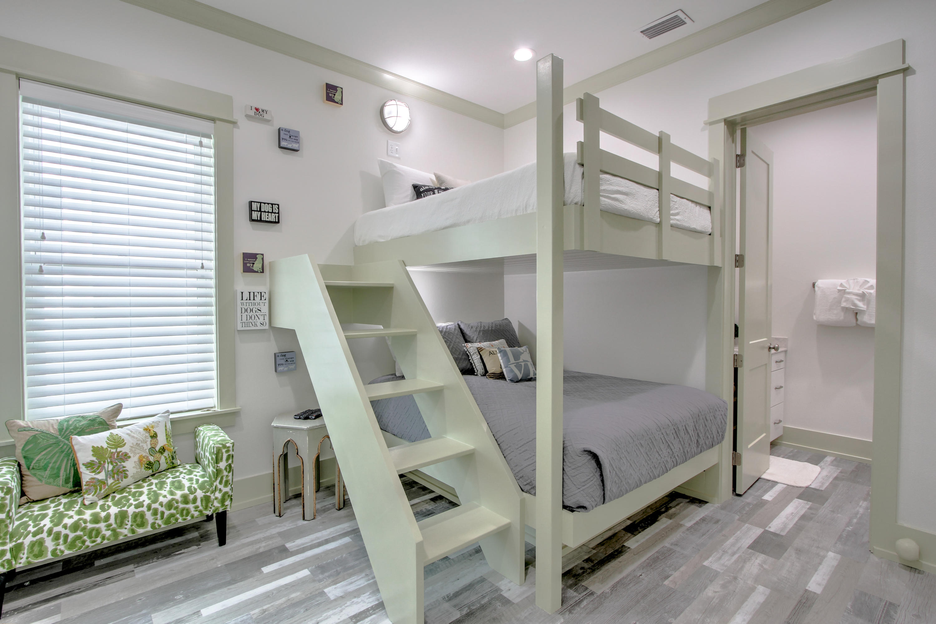 BELAIRE ESTATES - Residential