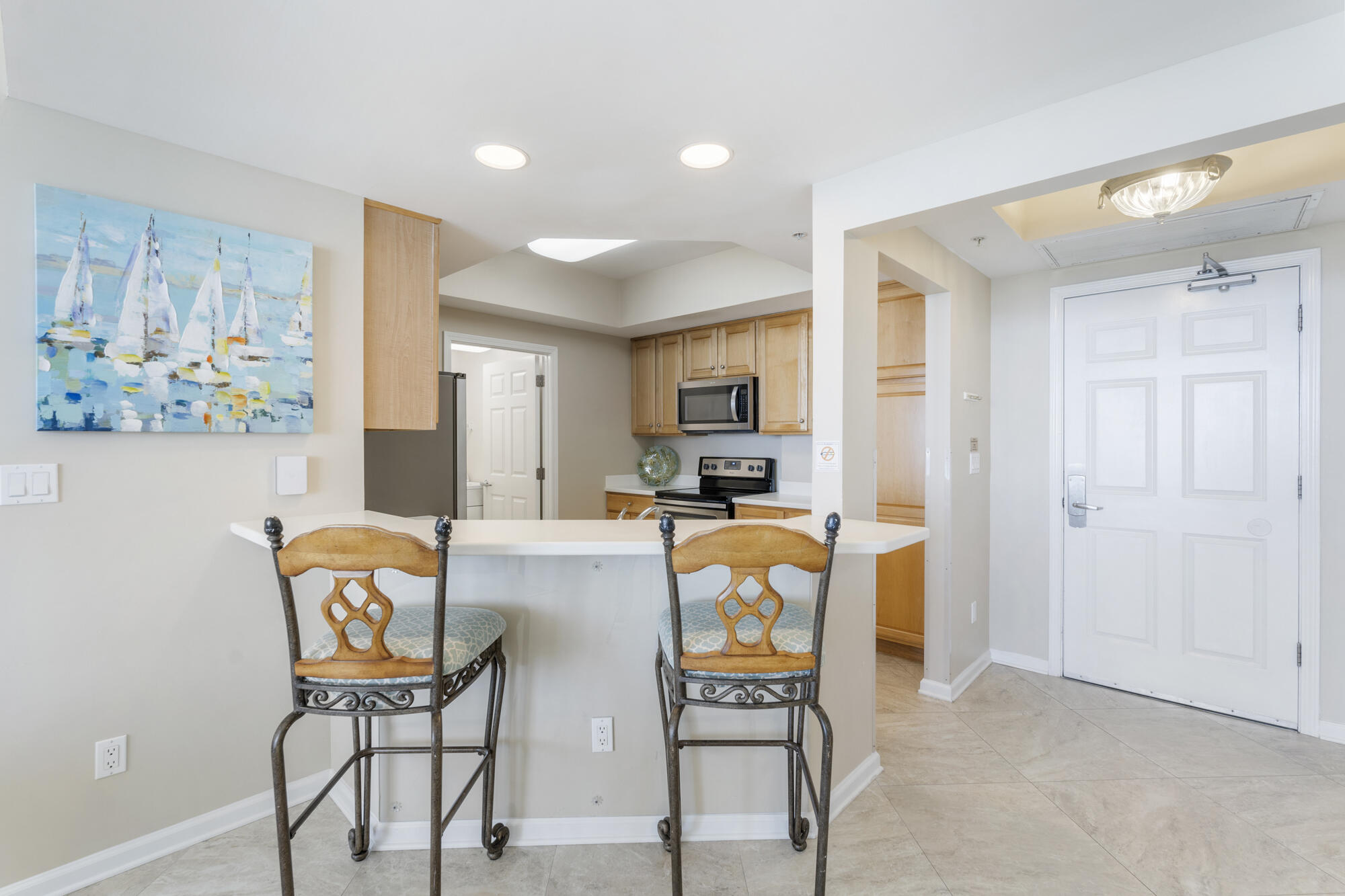 SILVER BEACH TOWERS EAST - Residential