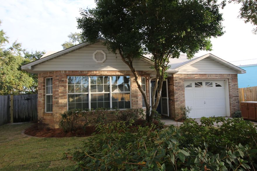 Please check out the 3D virtual walkthrough under the virtual tour section. Will have a description & picture by Monday, Oct 31st.