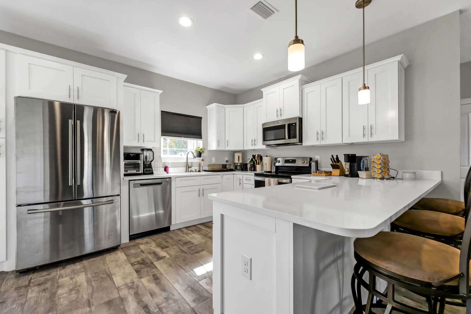 CRESCENT SHORES - Residential Lease