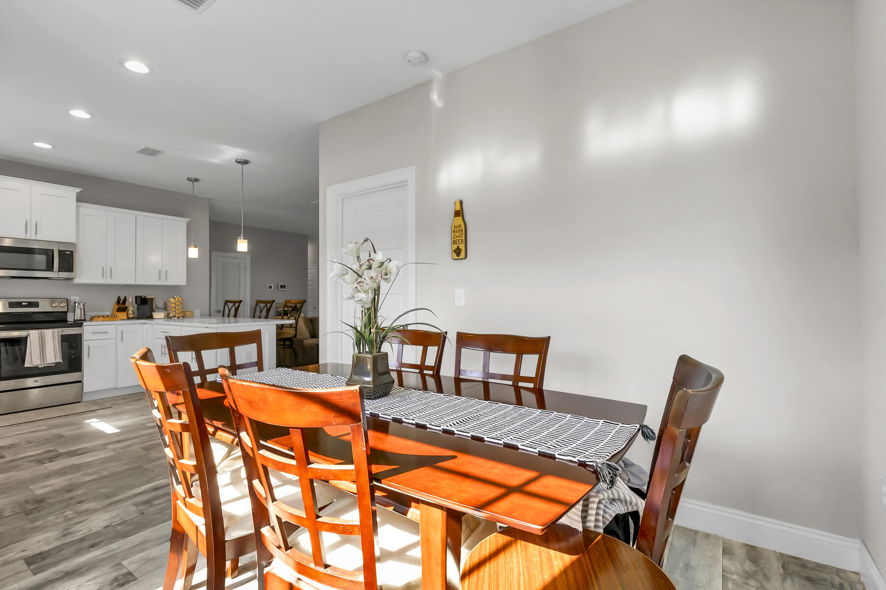 CRESCENT SHORES - Residential Lease