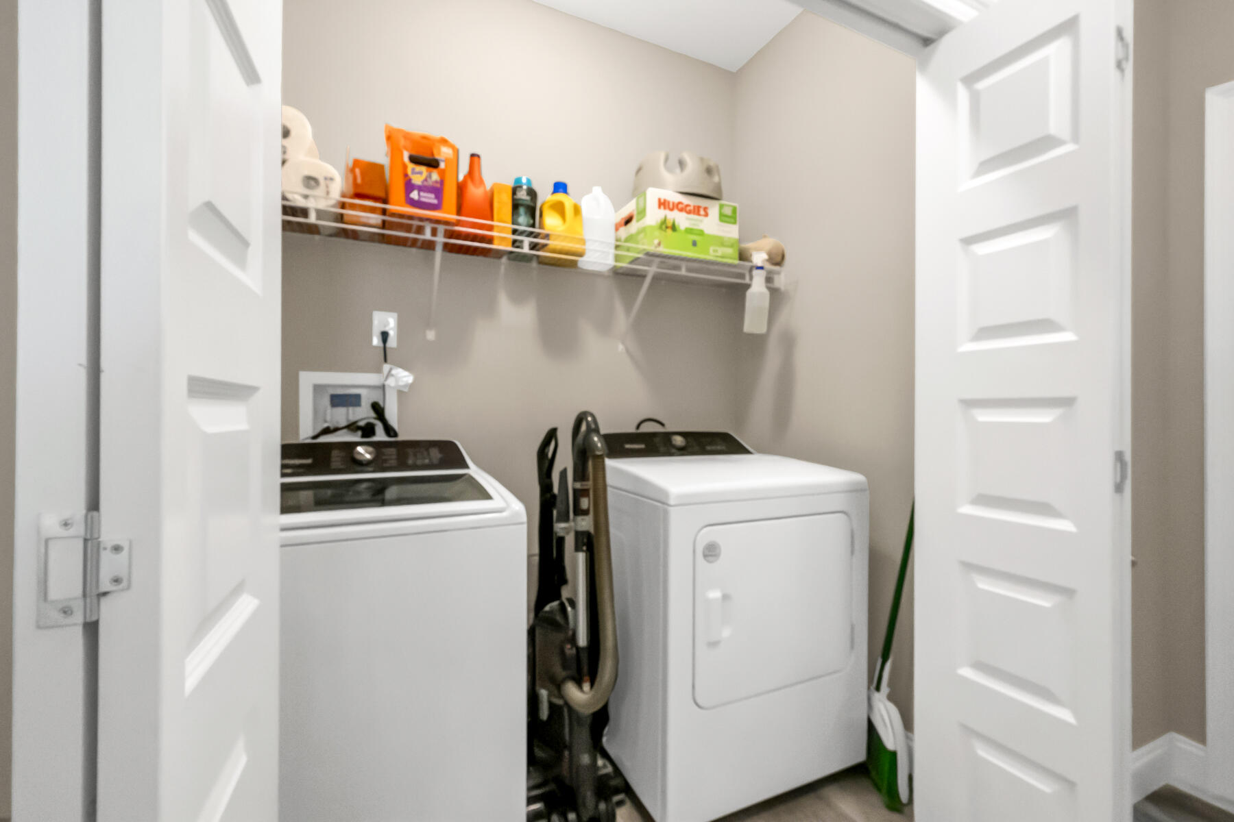 CRESCENT SHORES - Residential Lease