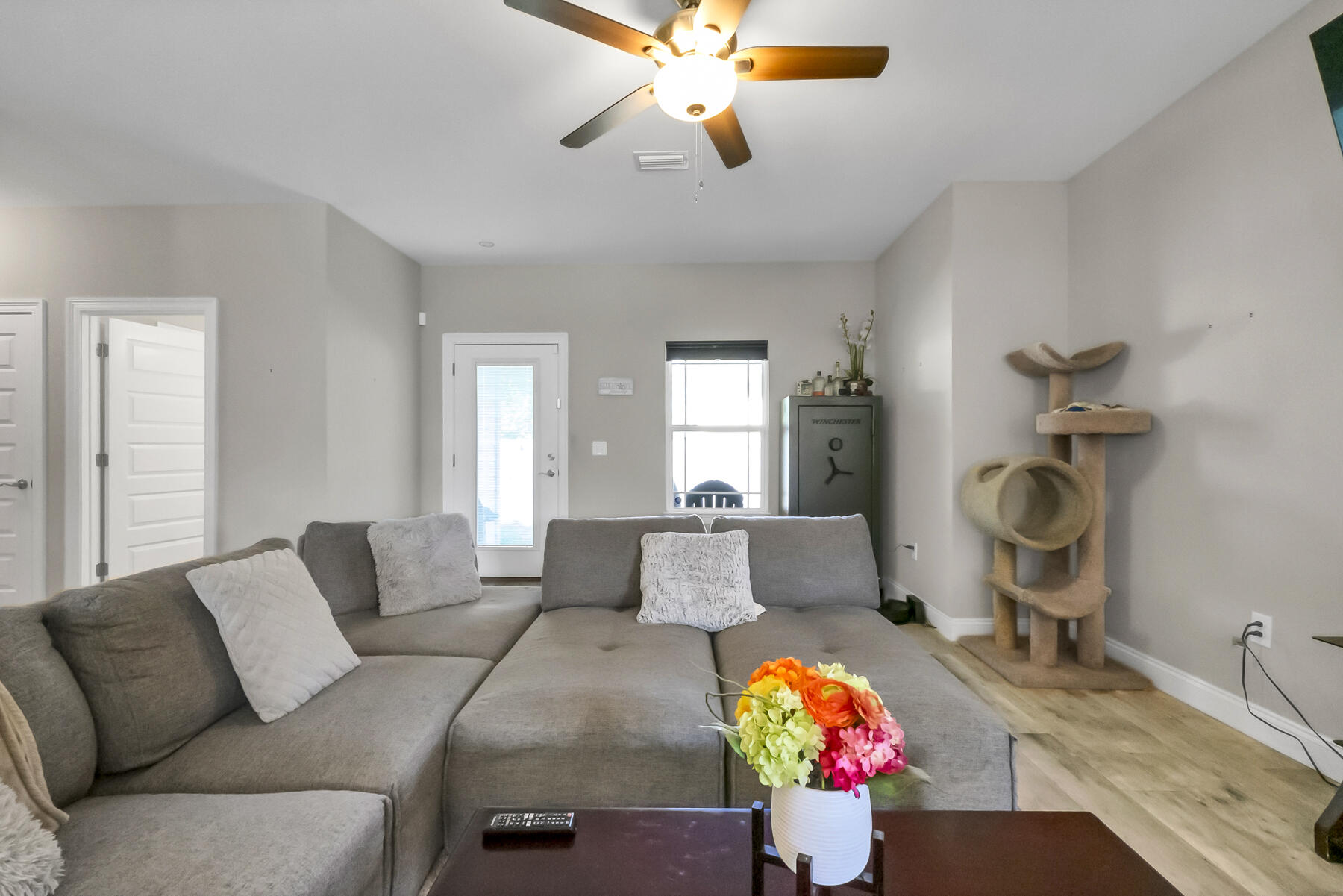 CRESCENT SHORES - Residential Lease