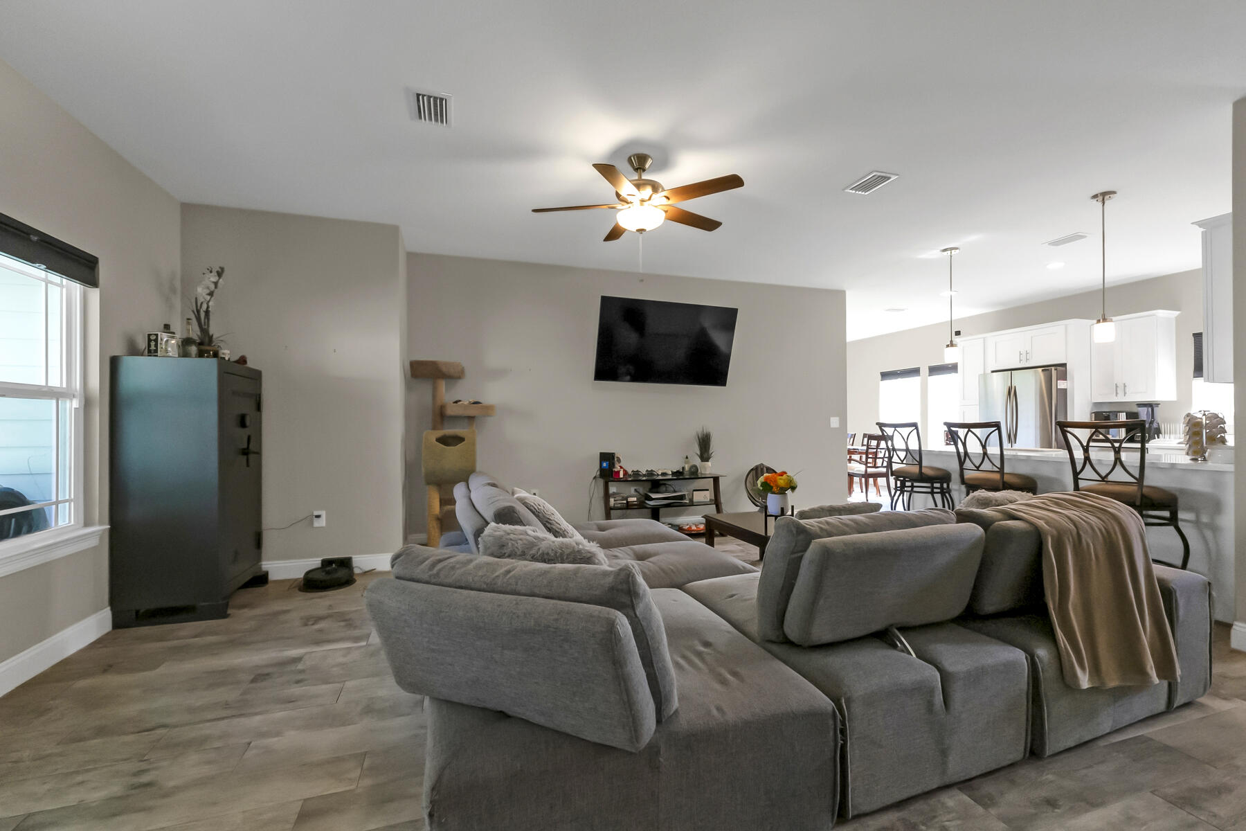 CRESCENT SHORES - Residential Lease