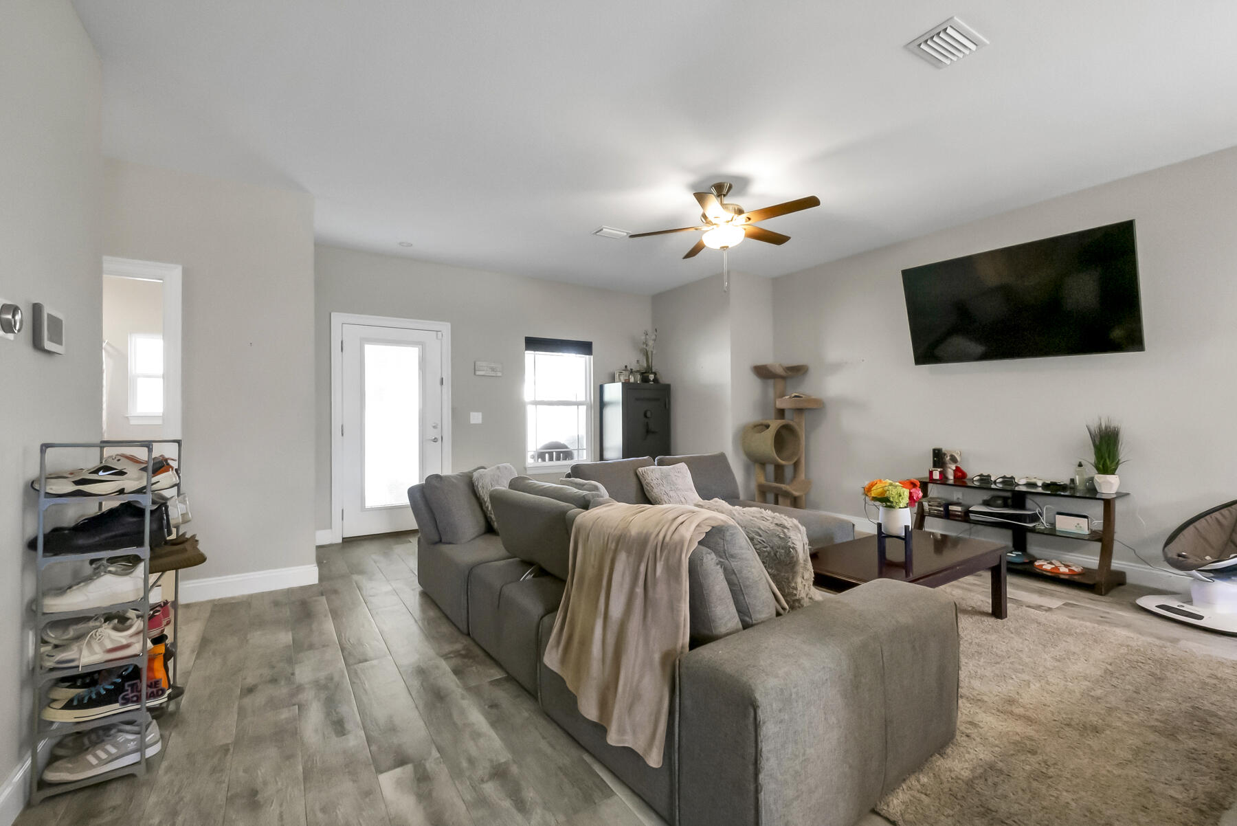 CRESCENT SHORES - Residential Lease