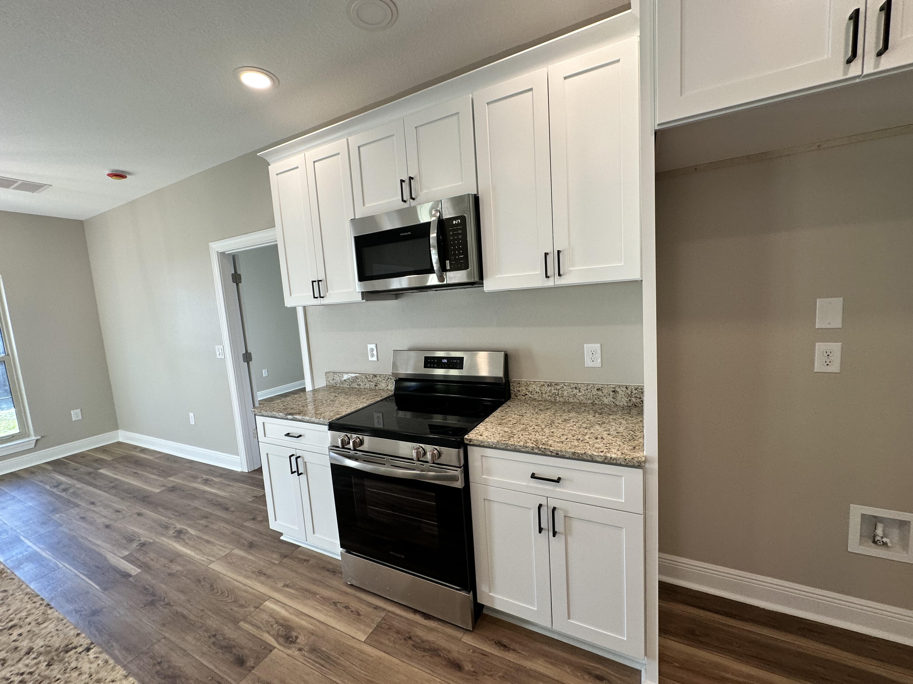 COUNTRY BREEZE ESTATES - Residential