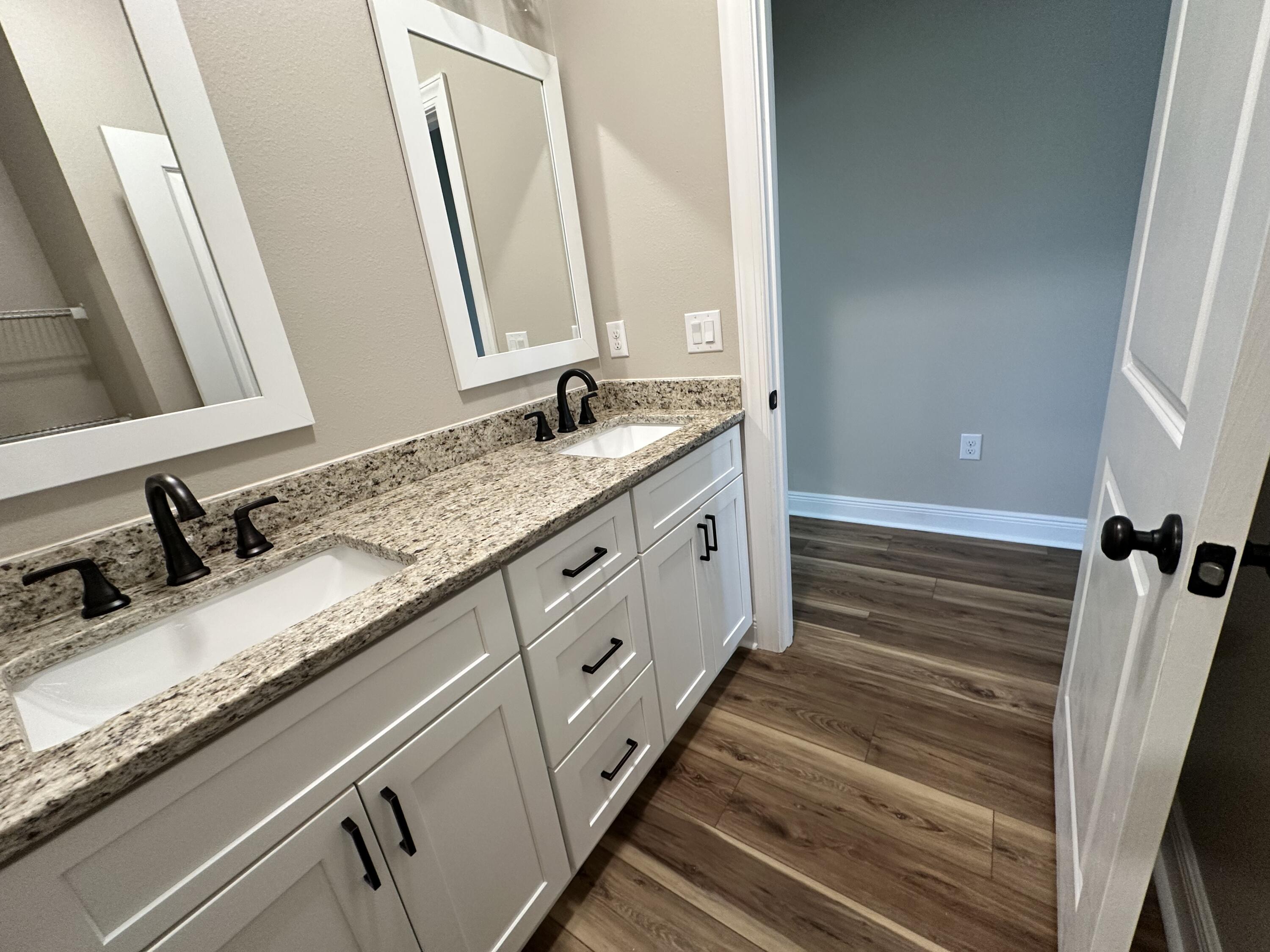 COUNTRY BREEZE ESTATES - Residential