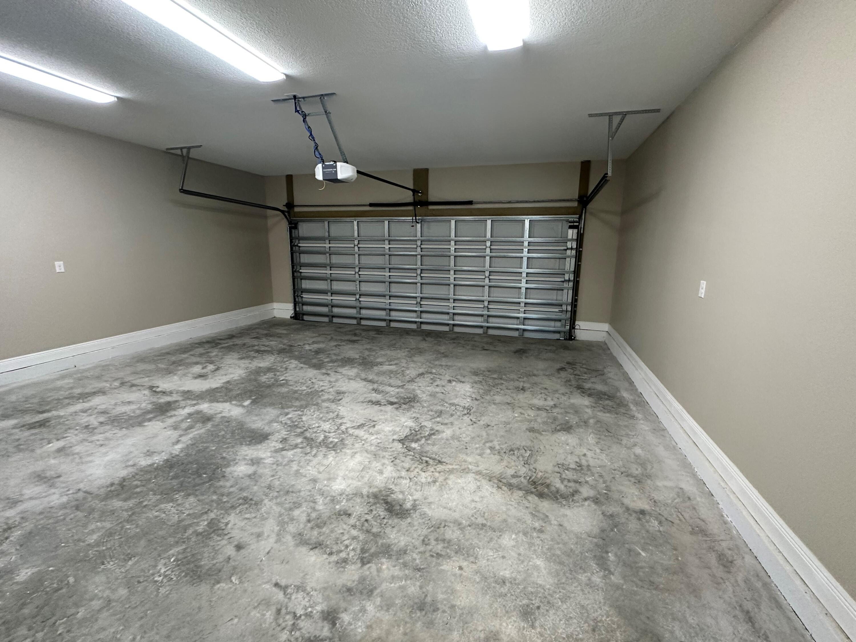 COUNTRY BREEZE ESTATES - Residential