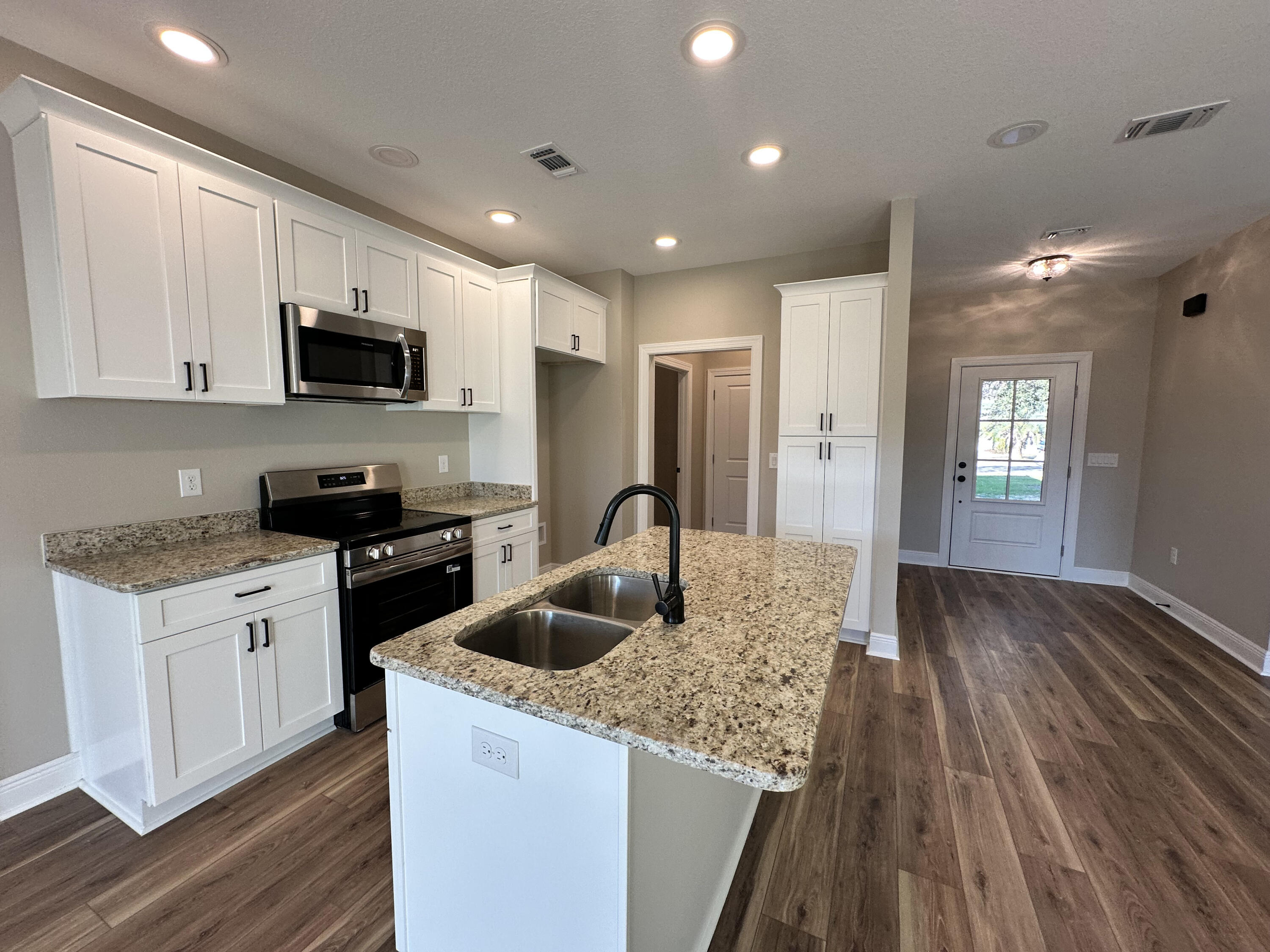 COUNTRY BREEZE ESTATES - Residential