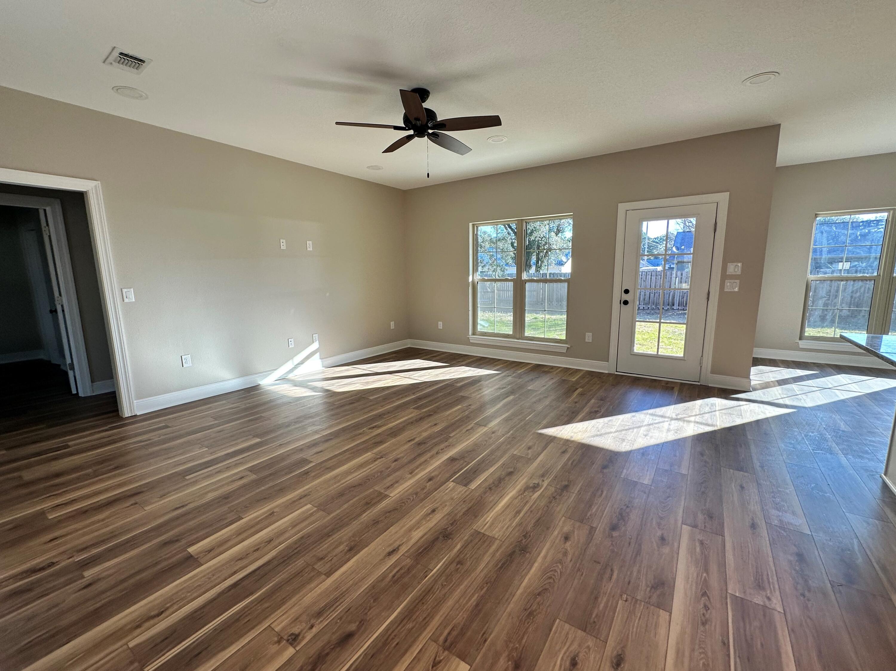 COUNTRY BREEZE ESTATES - Residential