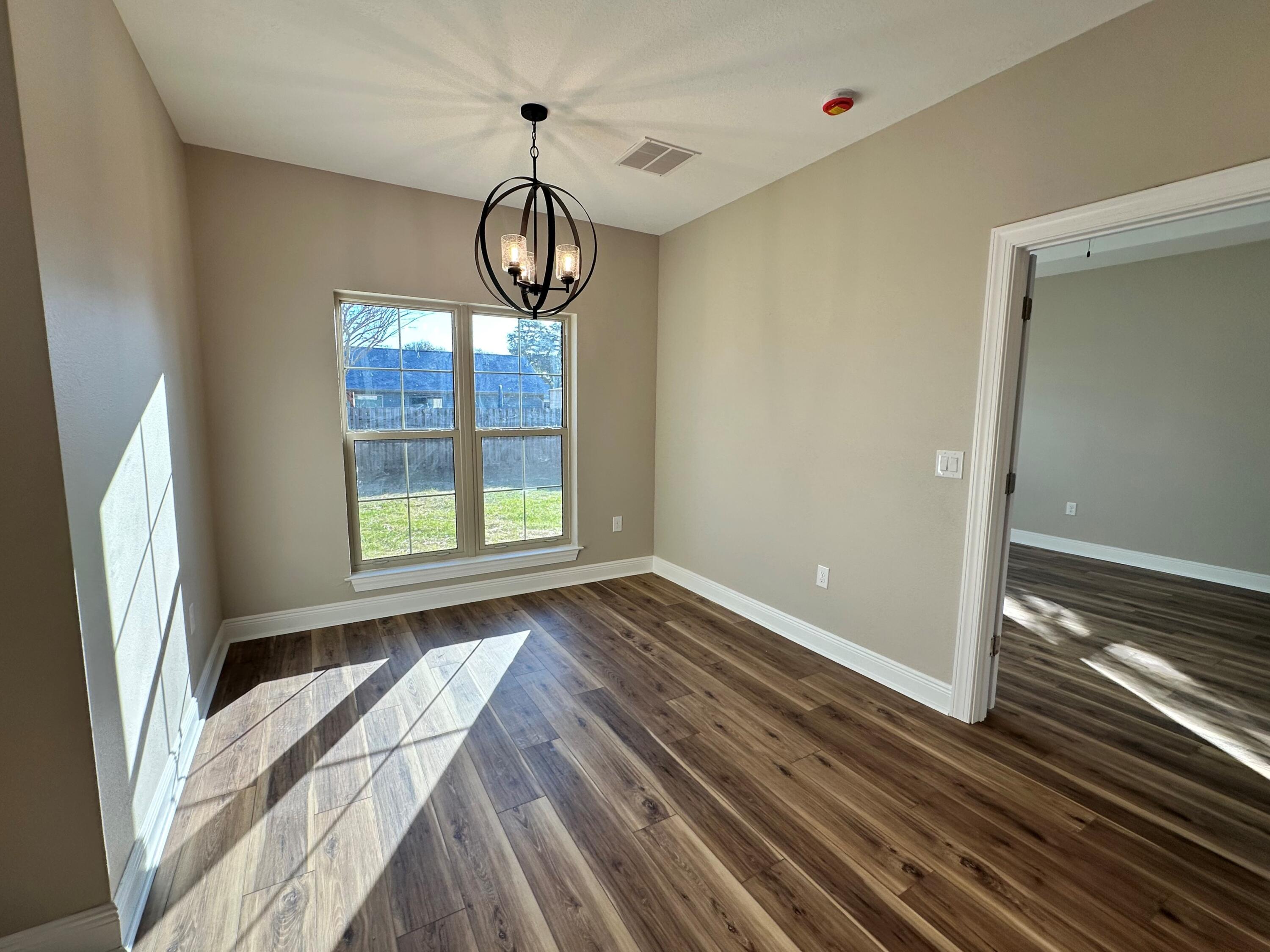 COUNTRY BREEZE ESTATES - Residential