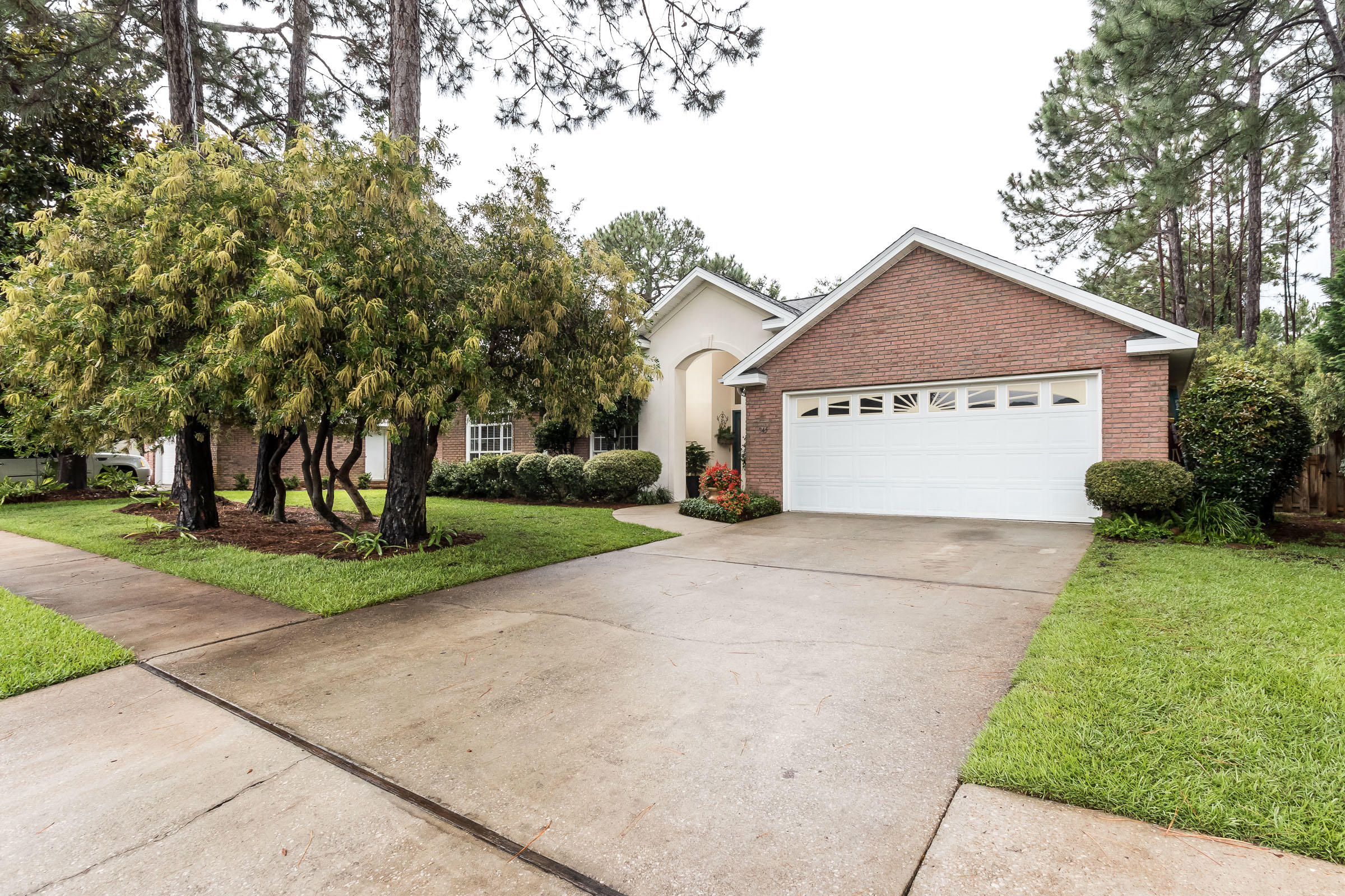 EAGLES LANDING - Residential