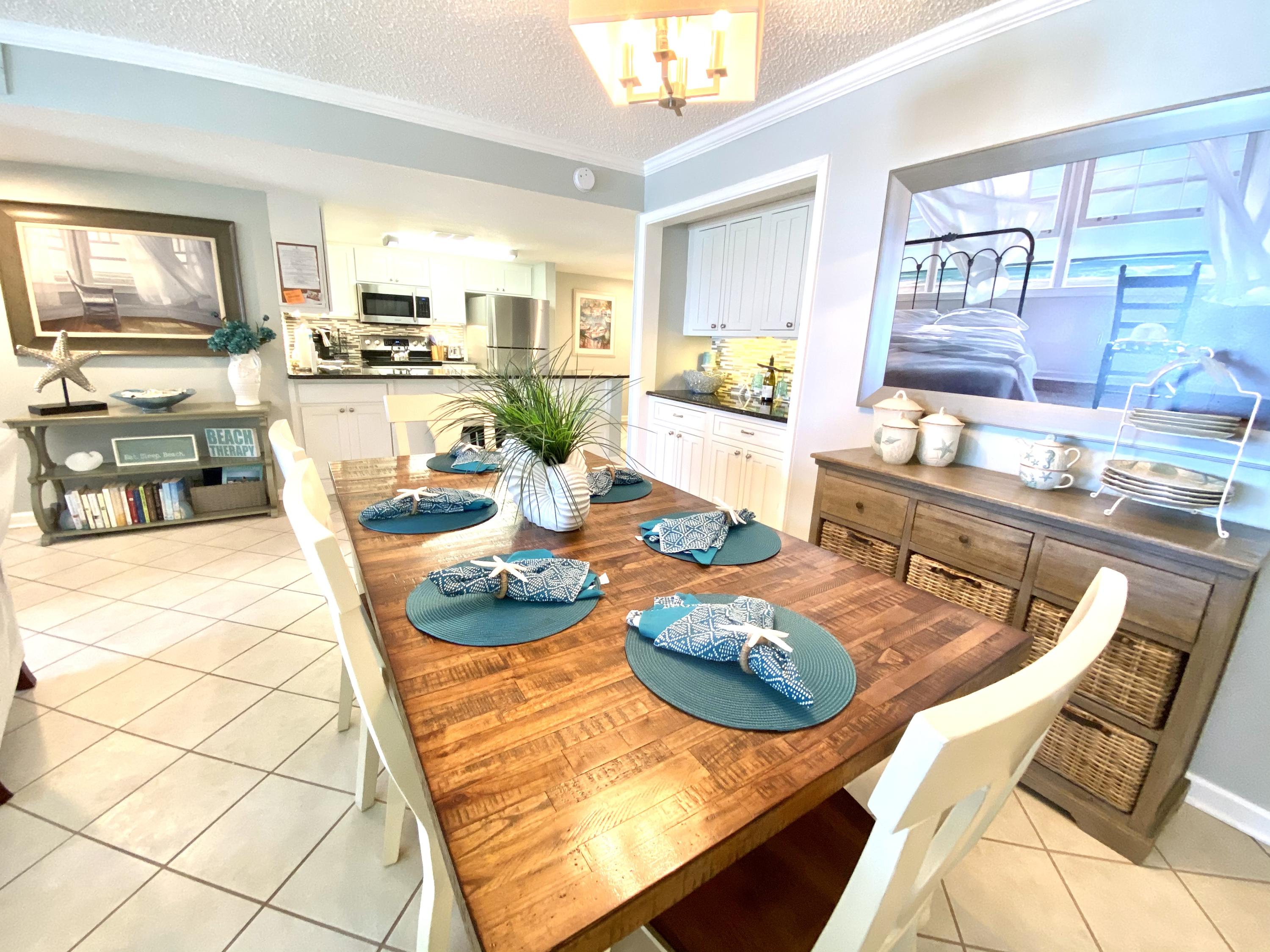 HOLIDAY SURF & RACQUET CLUB - Residential